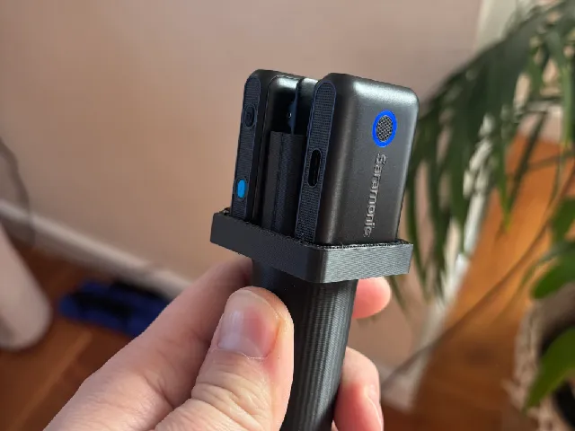 Saramonic Blink 500B2 +CC Wireless Microphone Handheld Grip & Mount