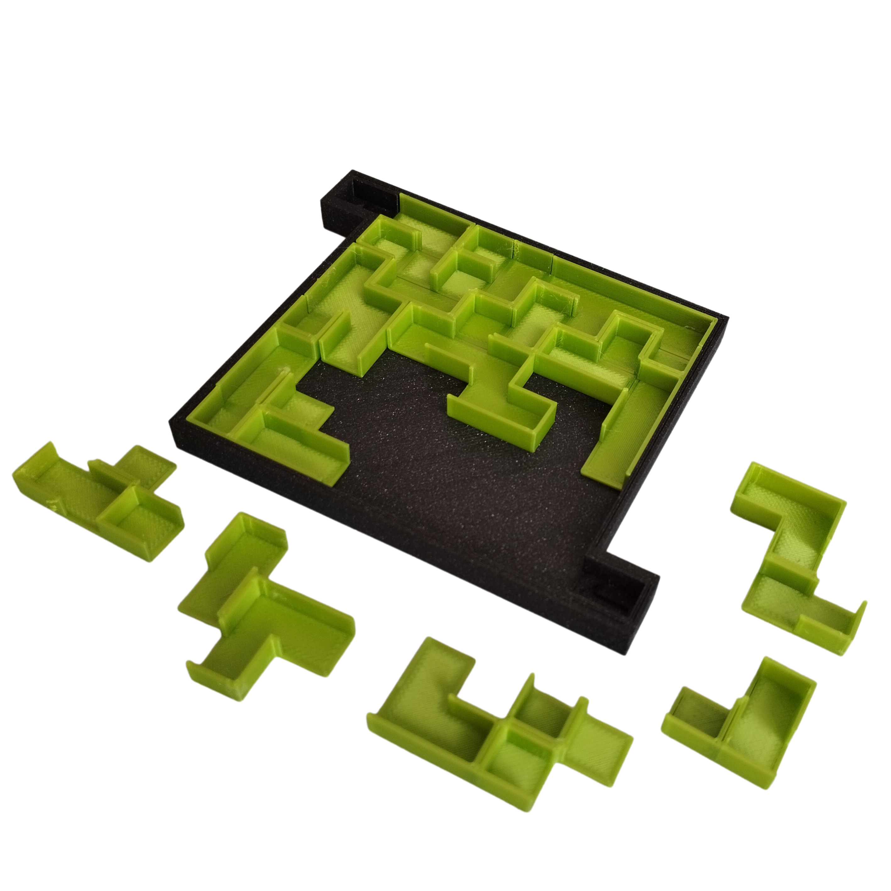 Puzzle and labyrinth