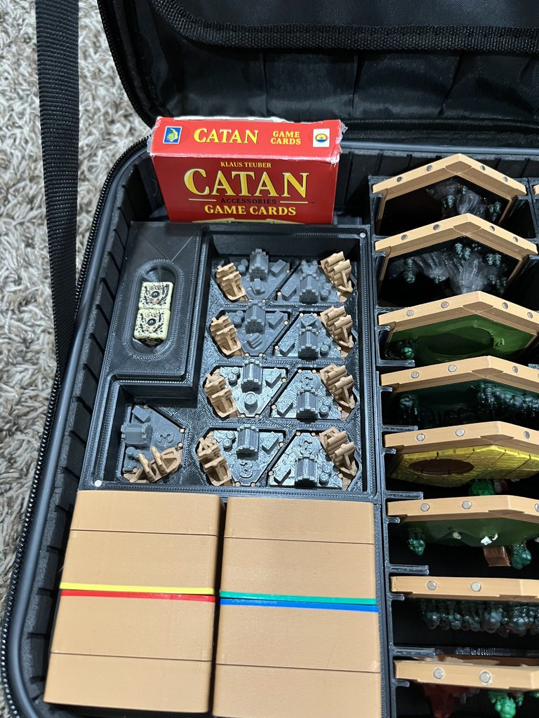 Catan Storage Box w/ Player Piece Holders by ItzAsila Download free STL model