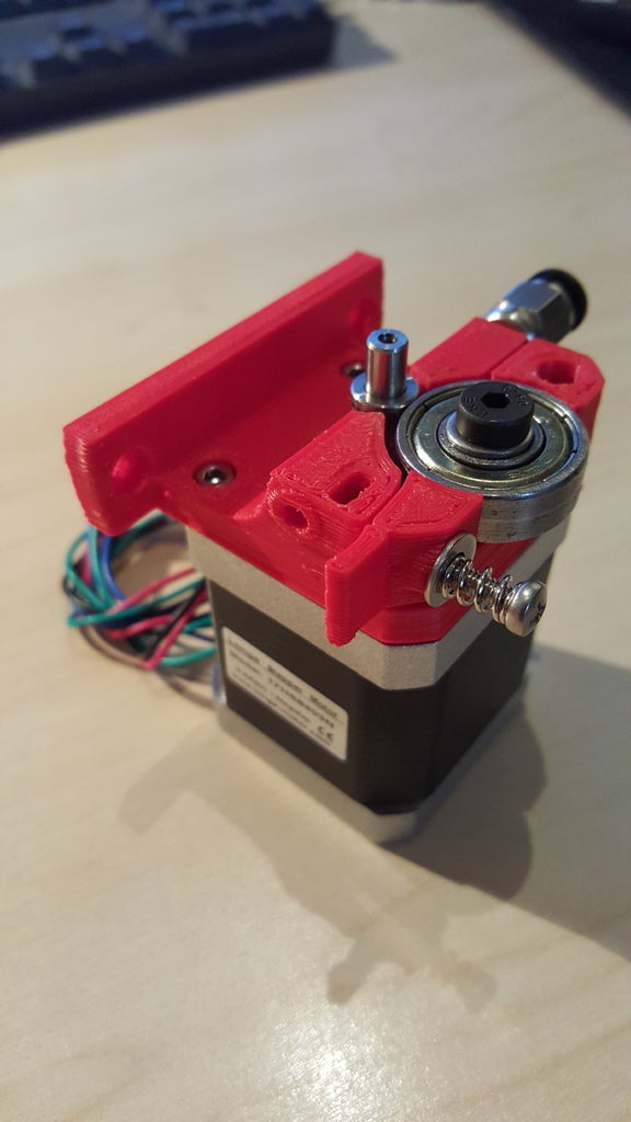 Compact Bowden Extruder for Flex filament by Tom Download free STL