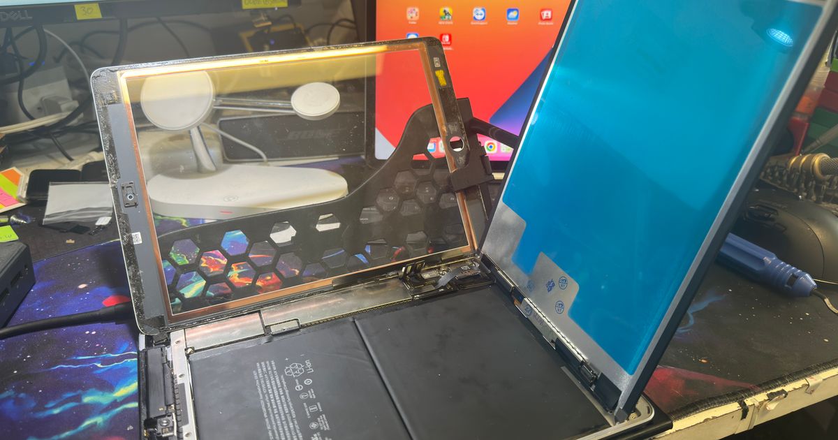 iPad Repair Stand V2 Portable Edition by TailS MeDiA Download free