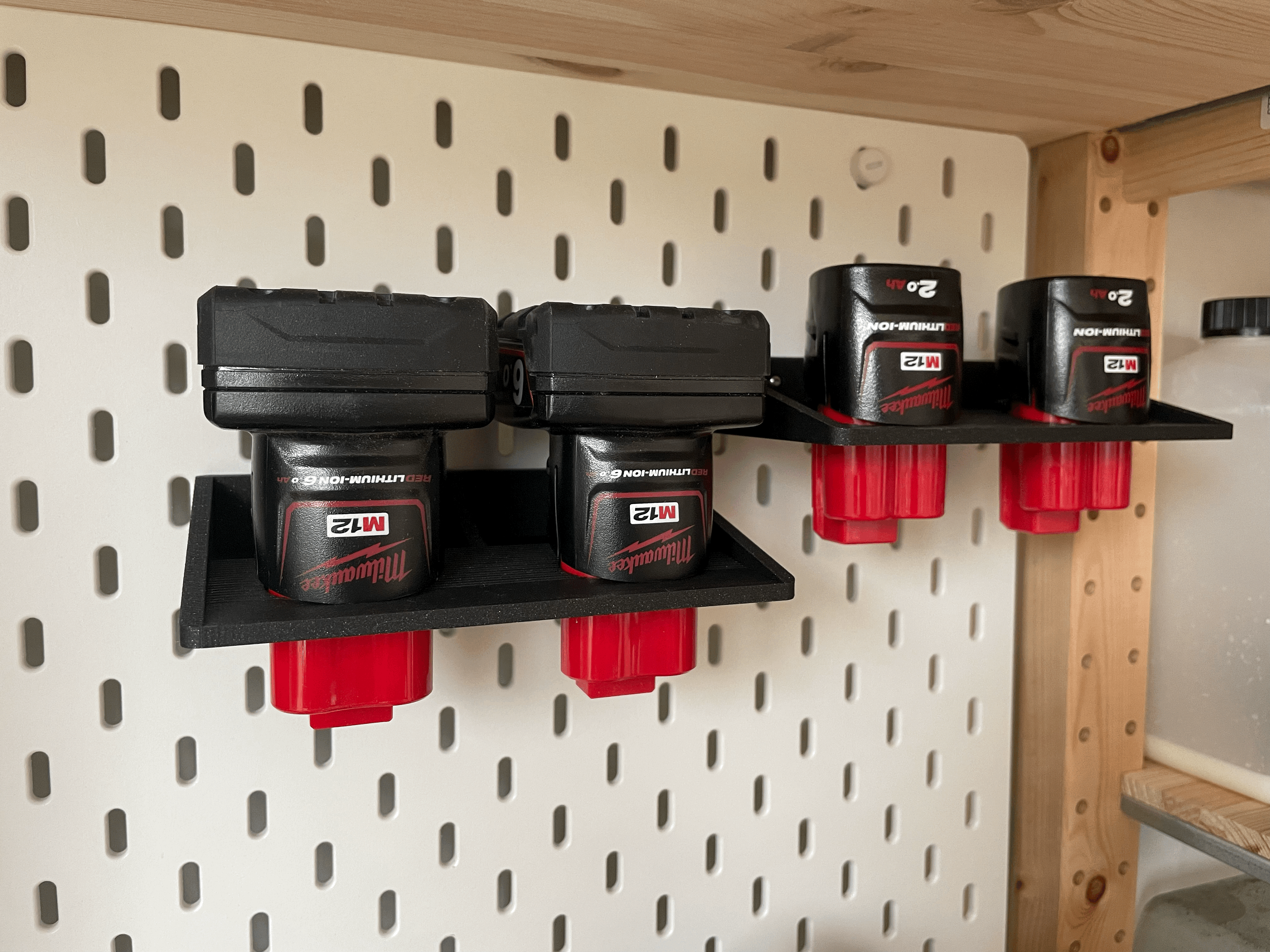 Milwaukee M12 battery holder for Ikea Skadis