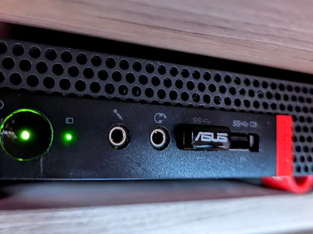 Lenovo M910x stand