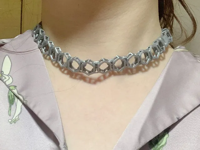 Choker - Chain and buckle