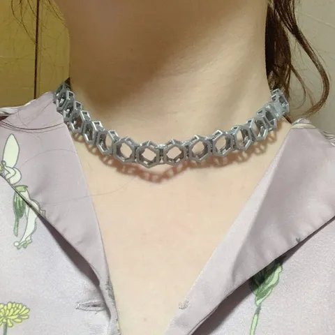 Choker - Chain and buckle