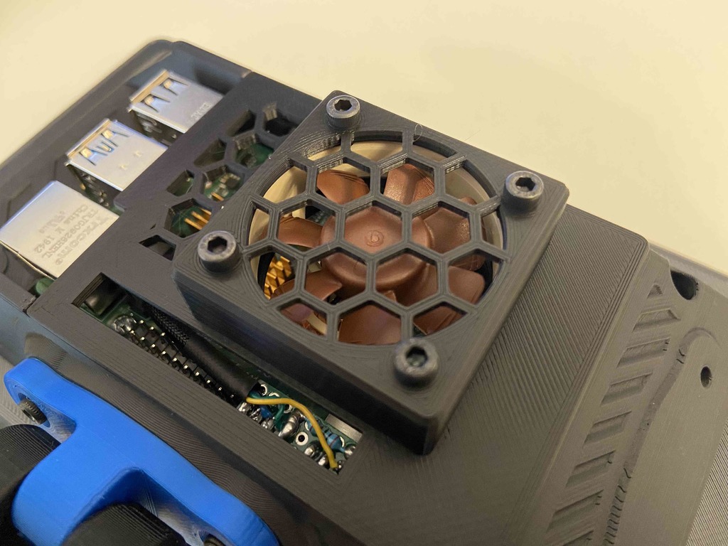 Fan cover A4x10 / A4x20 (Noctua) by cHaOt166 Download free STL model