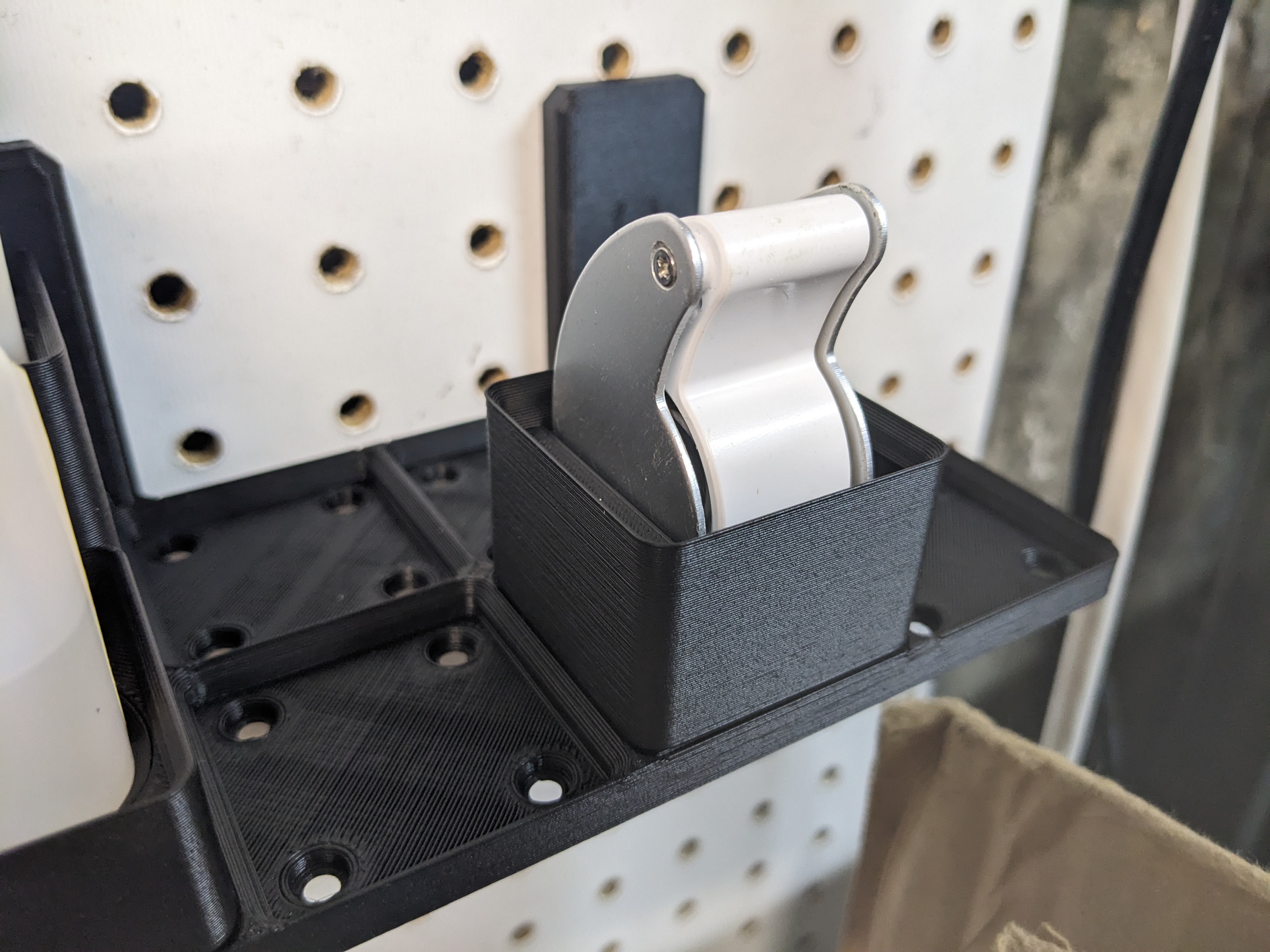 Gridfinity Jeweler's Glass Holder
