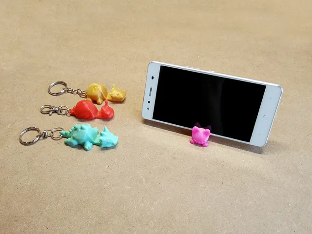 Animal phone stand