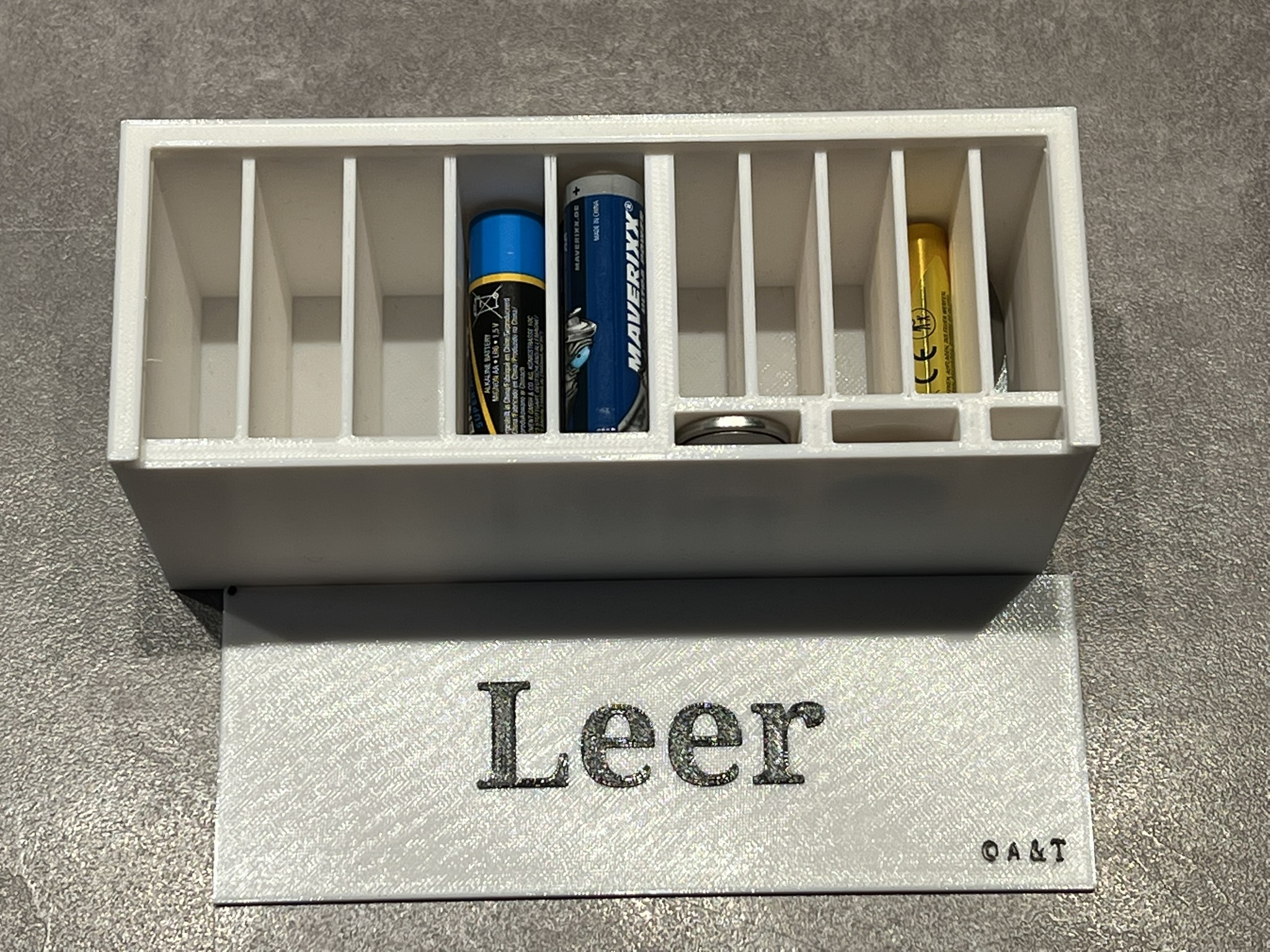 Battery Crate Batterie Box AA / AAA