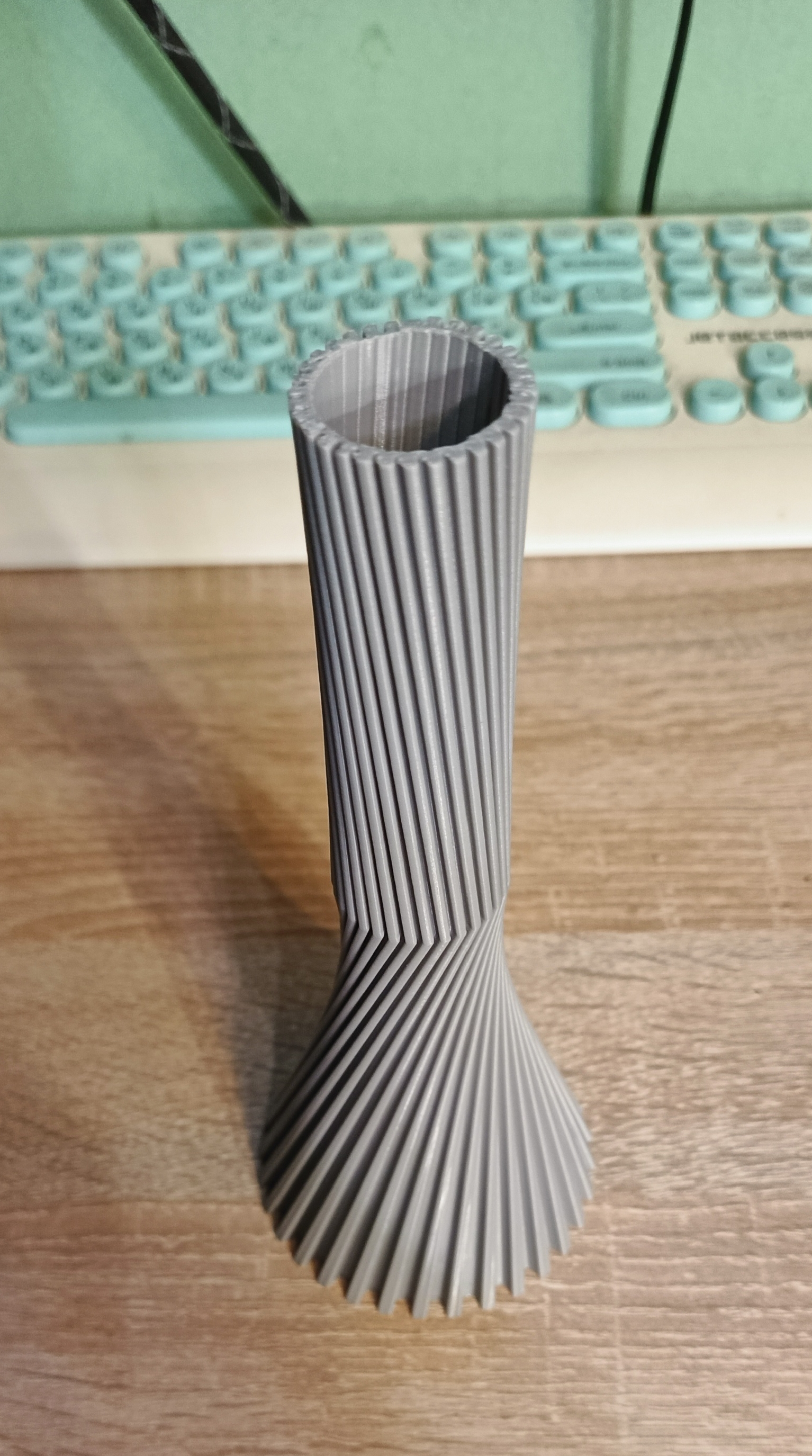 Tall spiral flower vase. 3D model