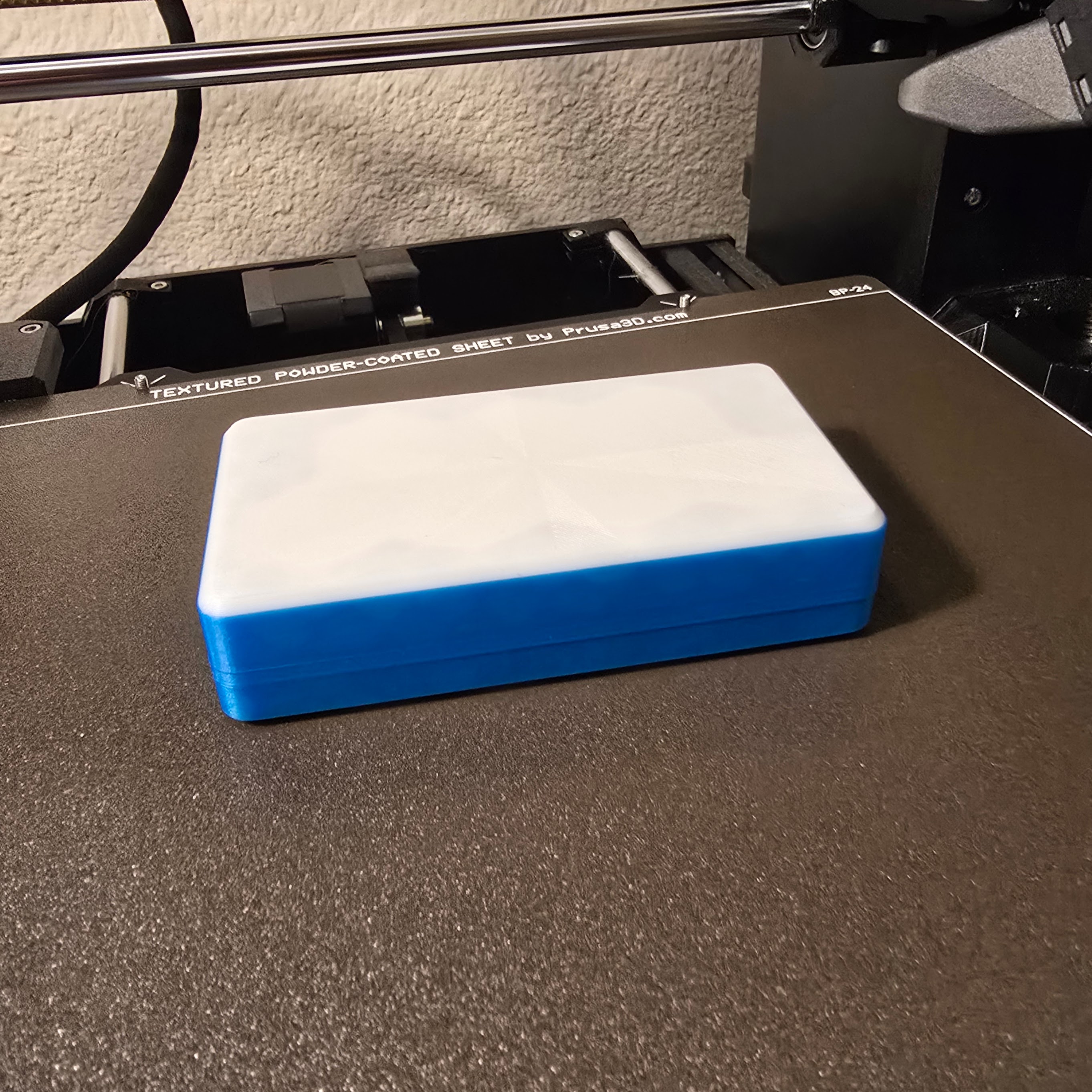 Miniatura 2 do modelo 3D Simple Magnetic Dice Box
