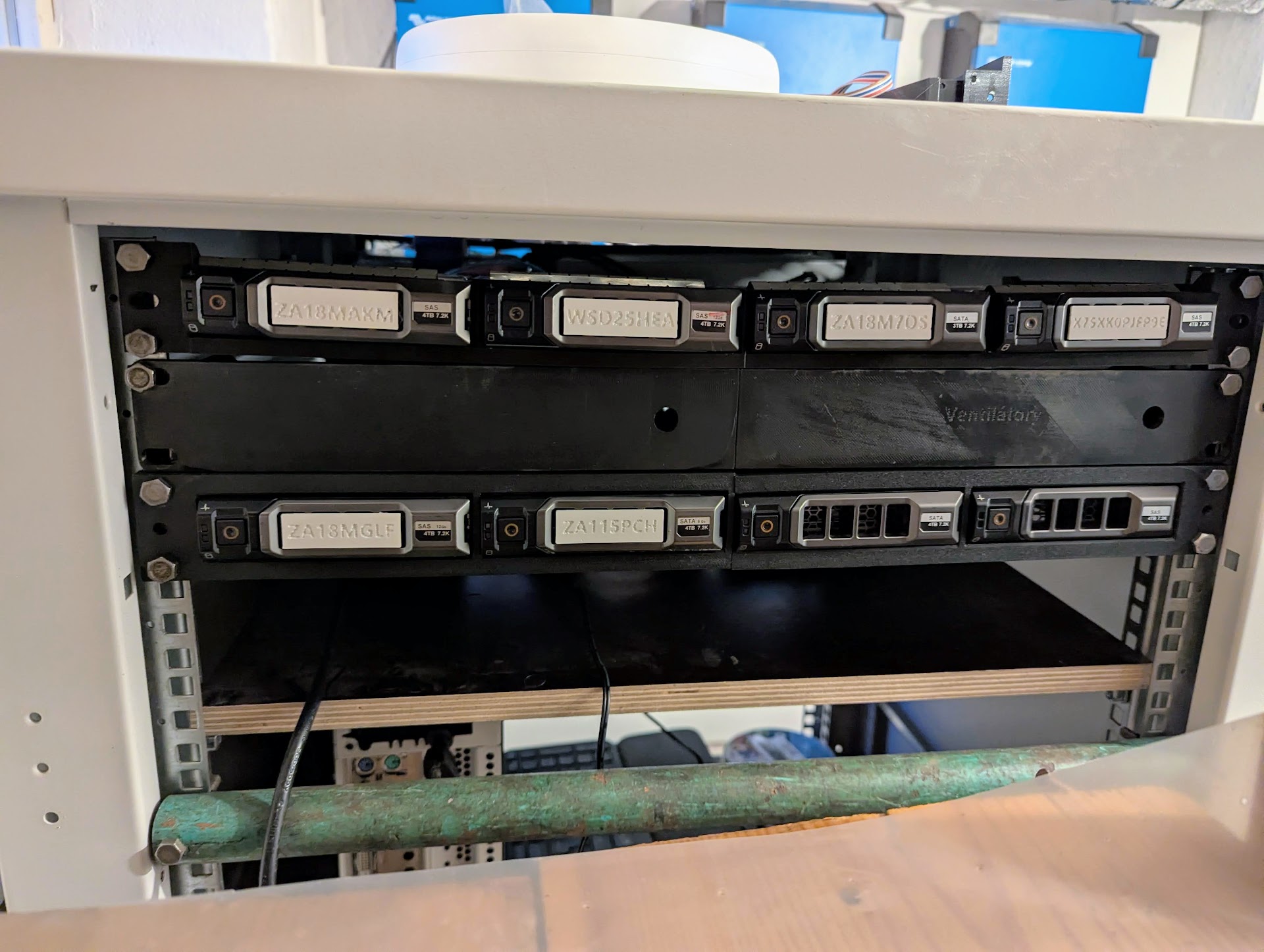19 inch Rack 1U for 4 x 3.5 inch HDD with HOT SWAP