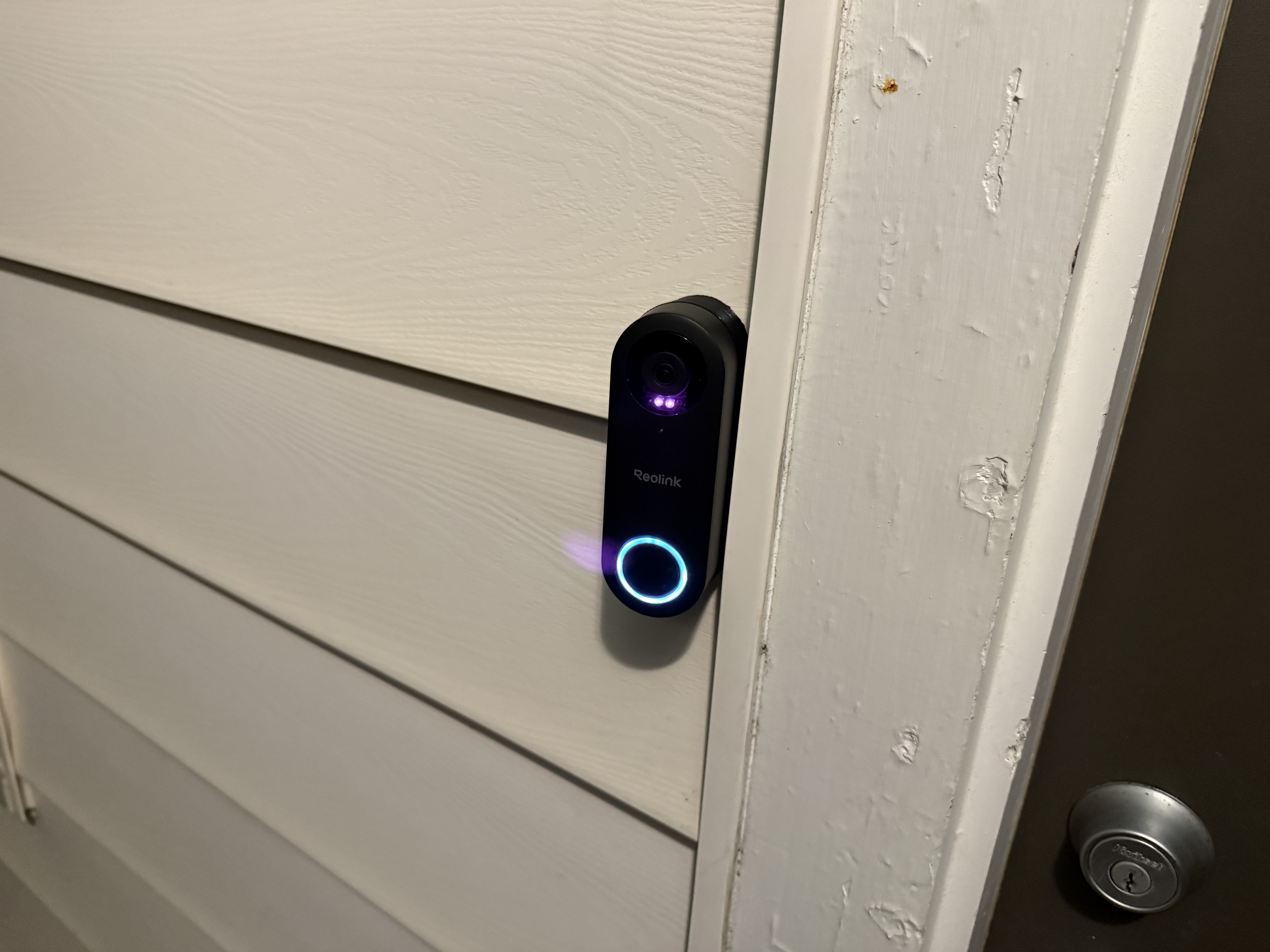 Screwless Reolink Doorbell Siding Mount