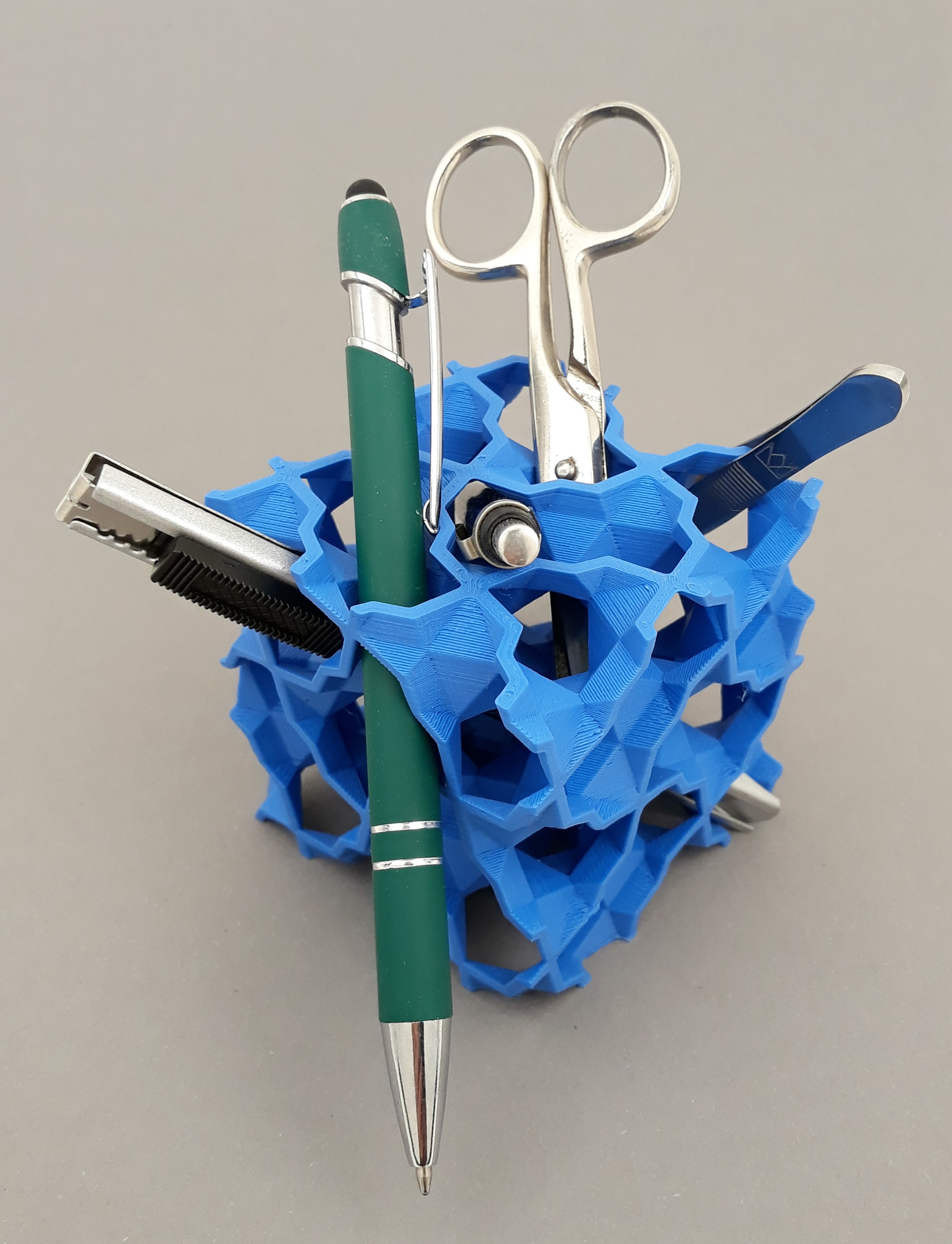 GYROID lowpoly — miniatura 2