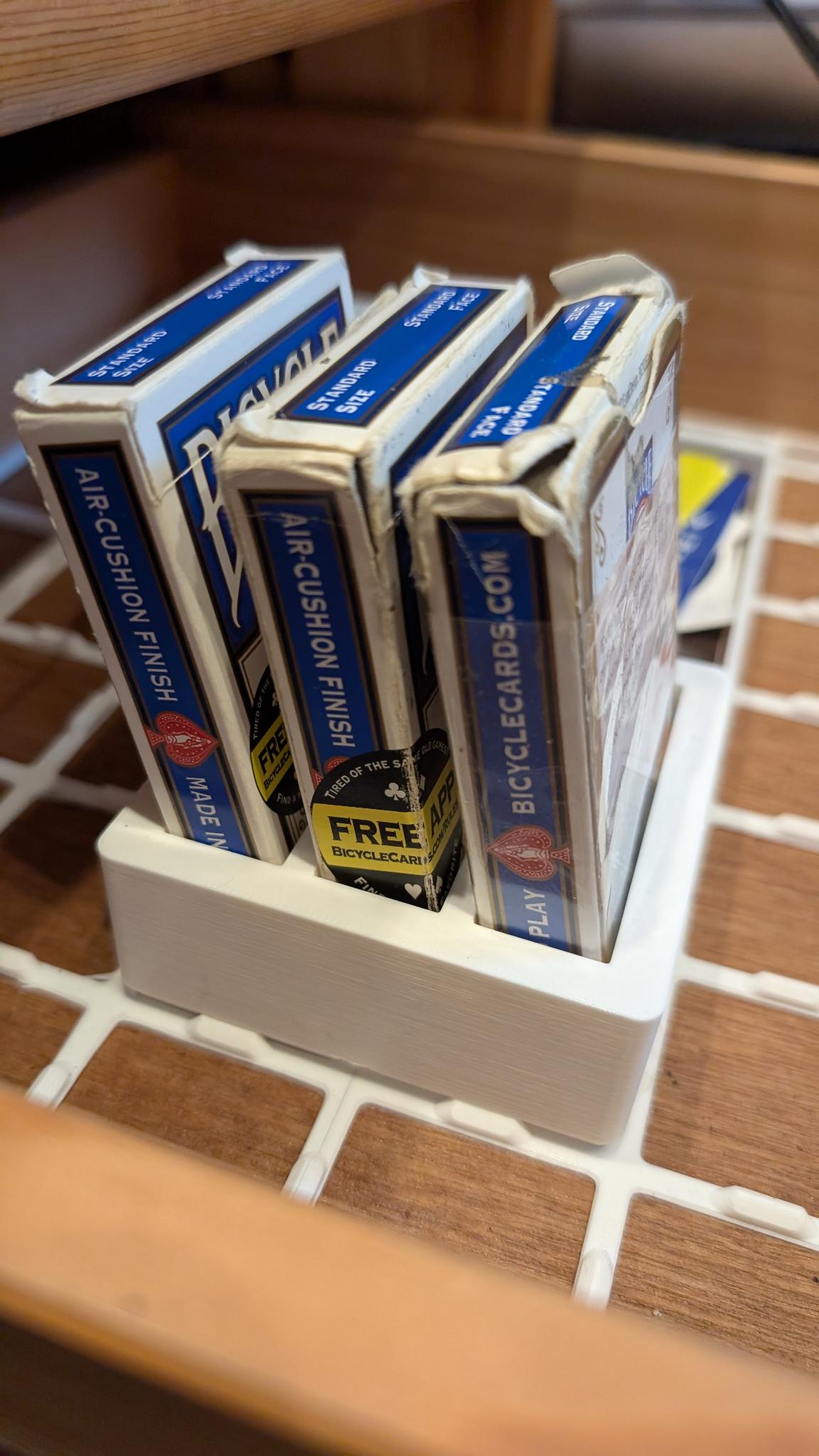 Miniatura 2 do modelo 3D Gridfinity Vertical Card Deck Holder