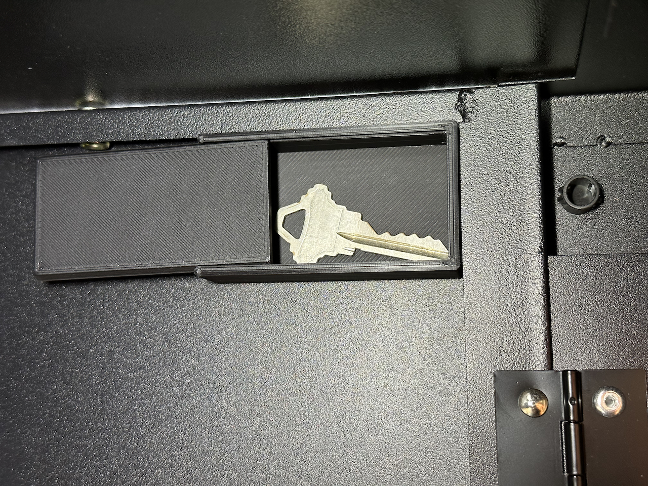 Miniatura 2 do modelo 3D Magnetic Hide-A-Key