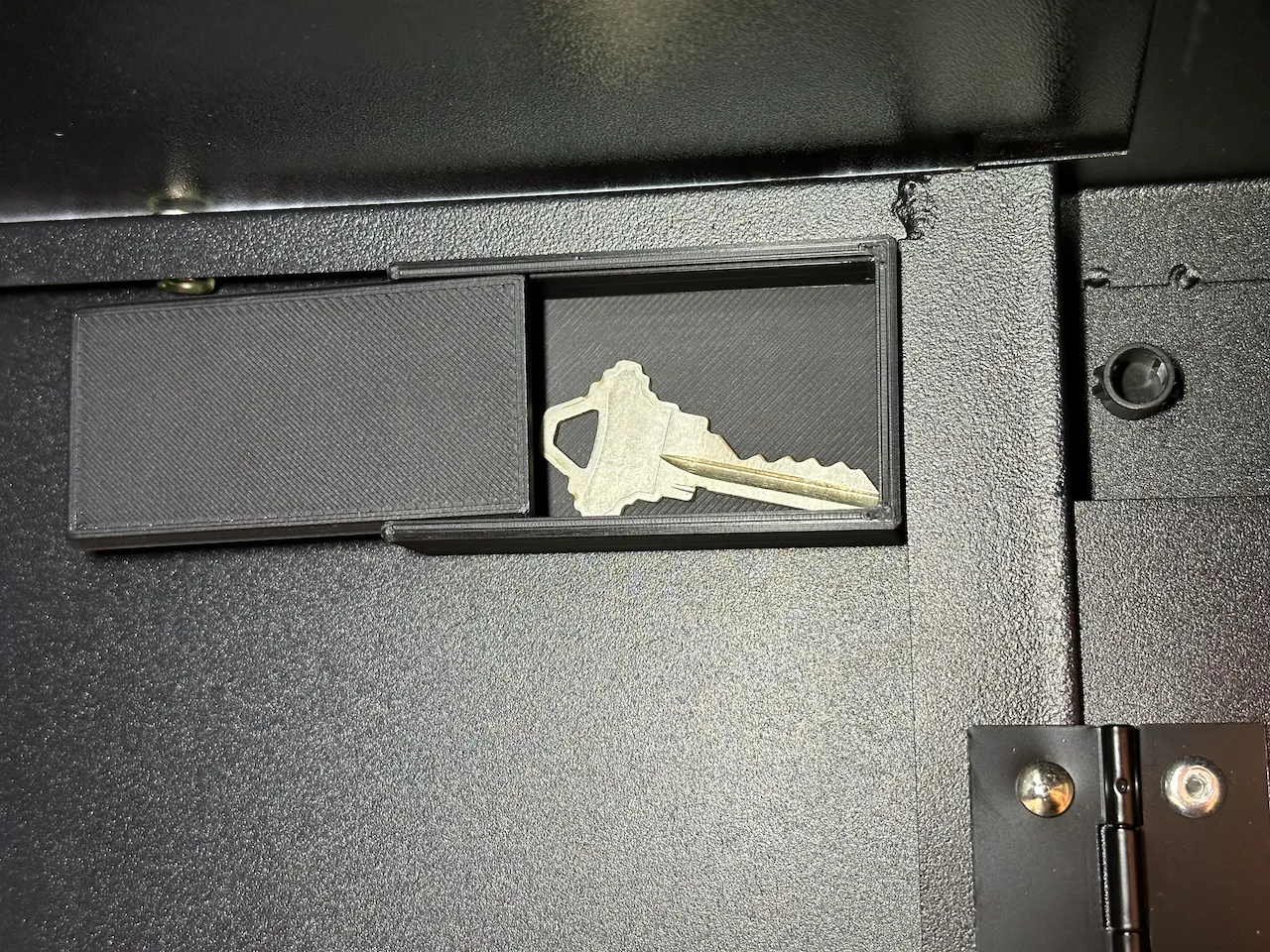 Magnetic Hide-A-Key by kennyd1gital | Download free STL model