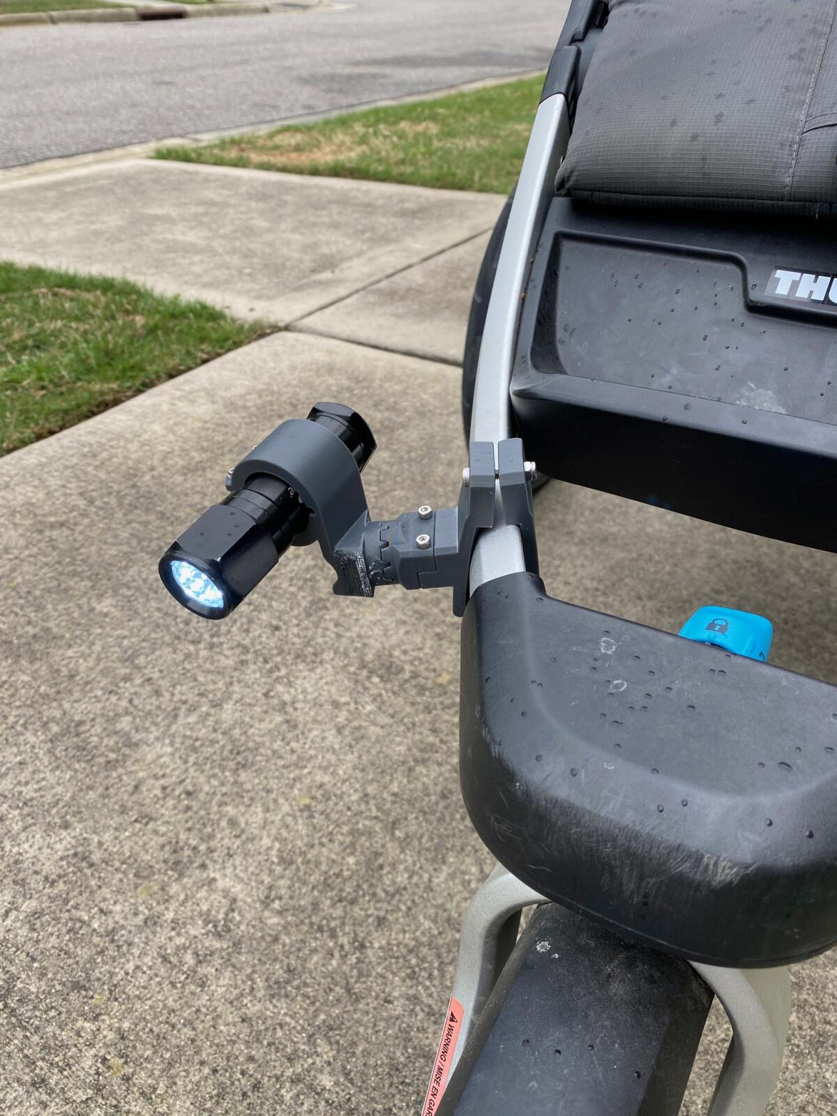 Thule Urban Glide 2 - Flashlight Attachment