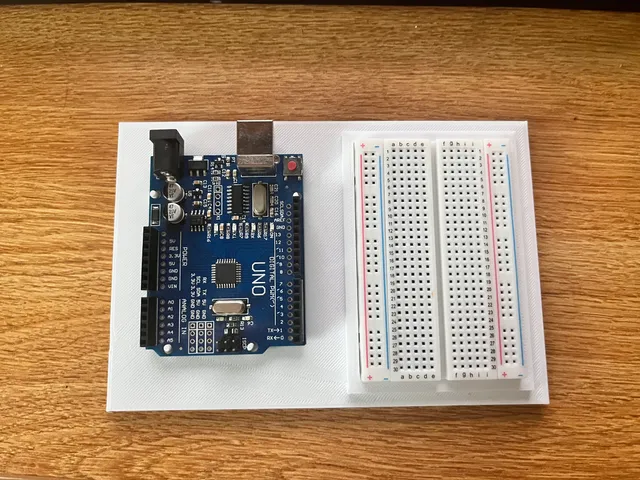 Arduino Uno & Half-Breadboard Holder