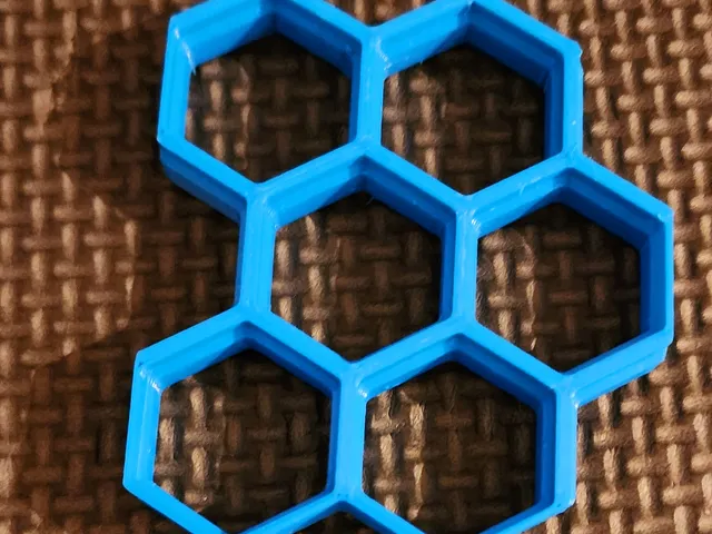 Simple test piece for the Honeycomb storage wall.