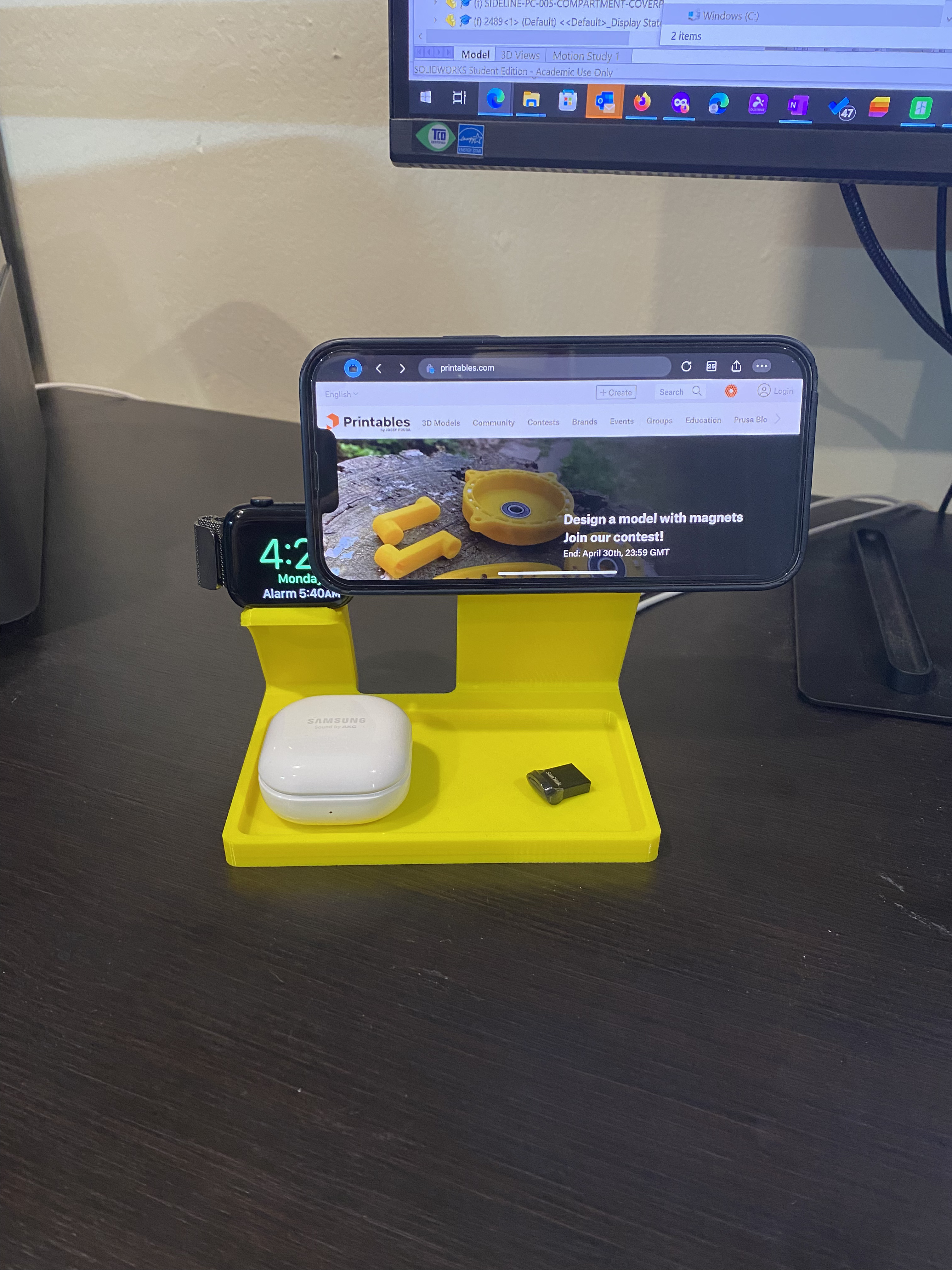 Apple iPhone & Watch Wireless Charging Stand