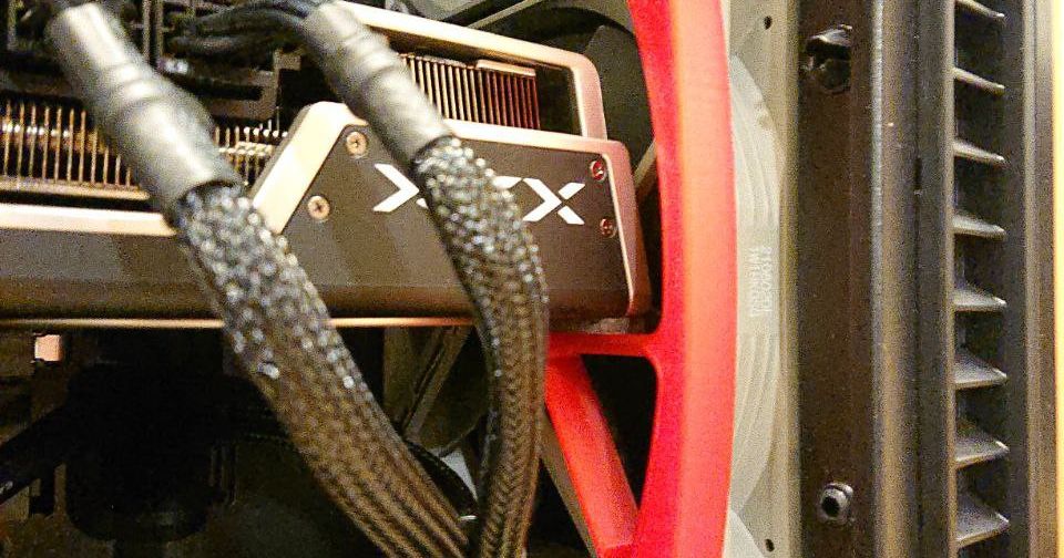 GPU support bracket mounted to 140mm fan by pumikachu | Download free ...