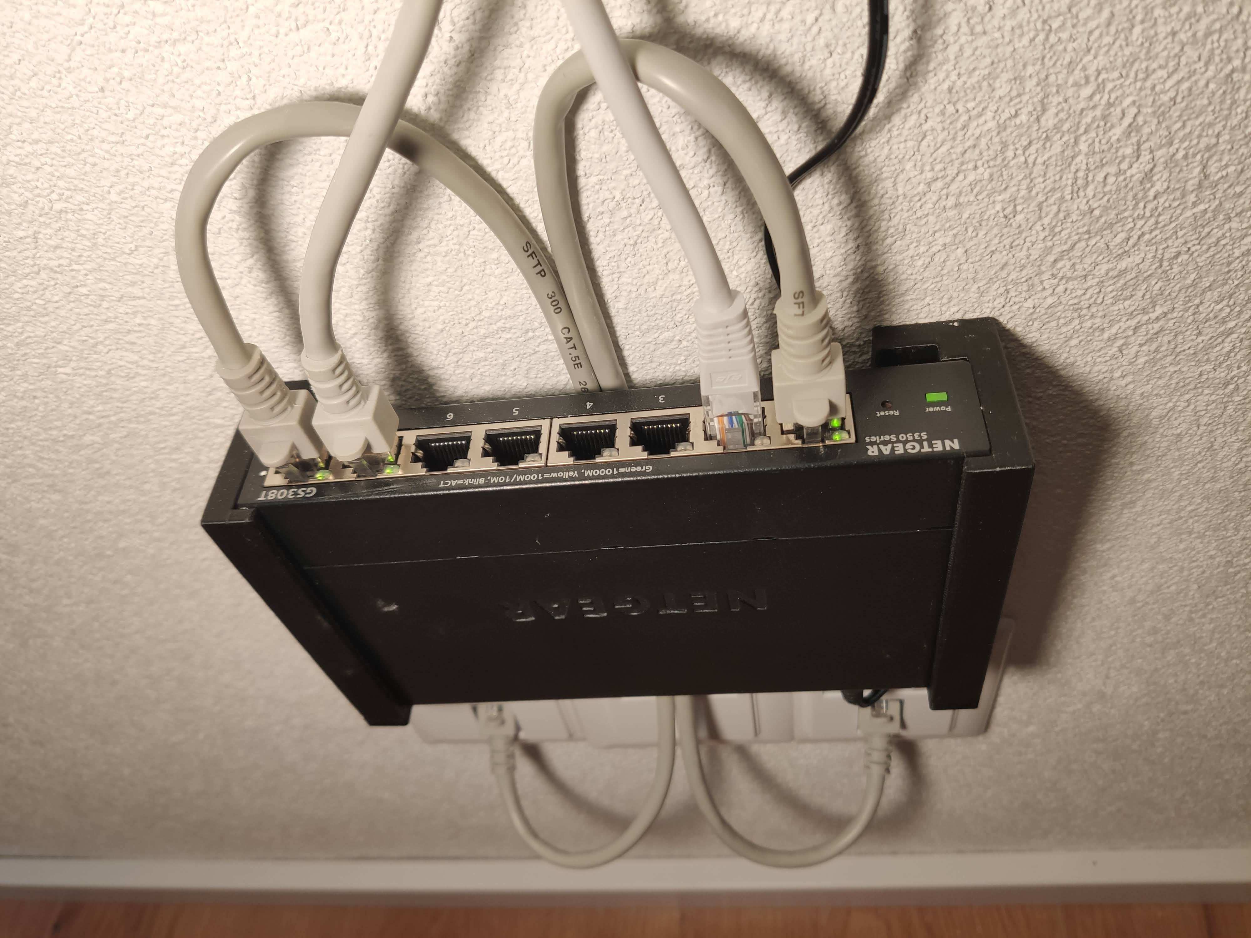 Netgear Switch Wall-Mount [GS308, S350 Series] by Franz | Download free
