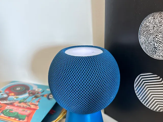 Apple HomePod Mini organizer stand