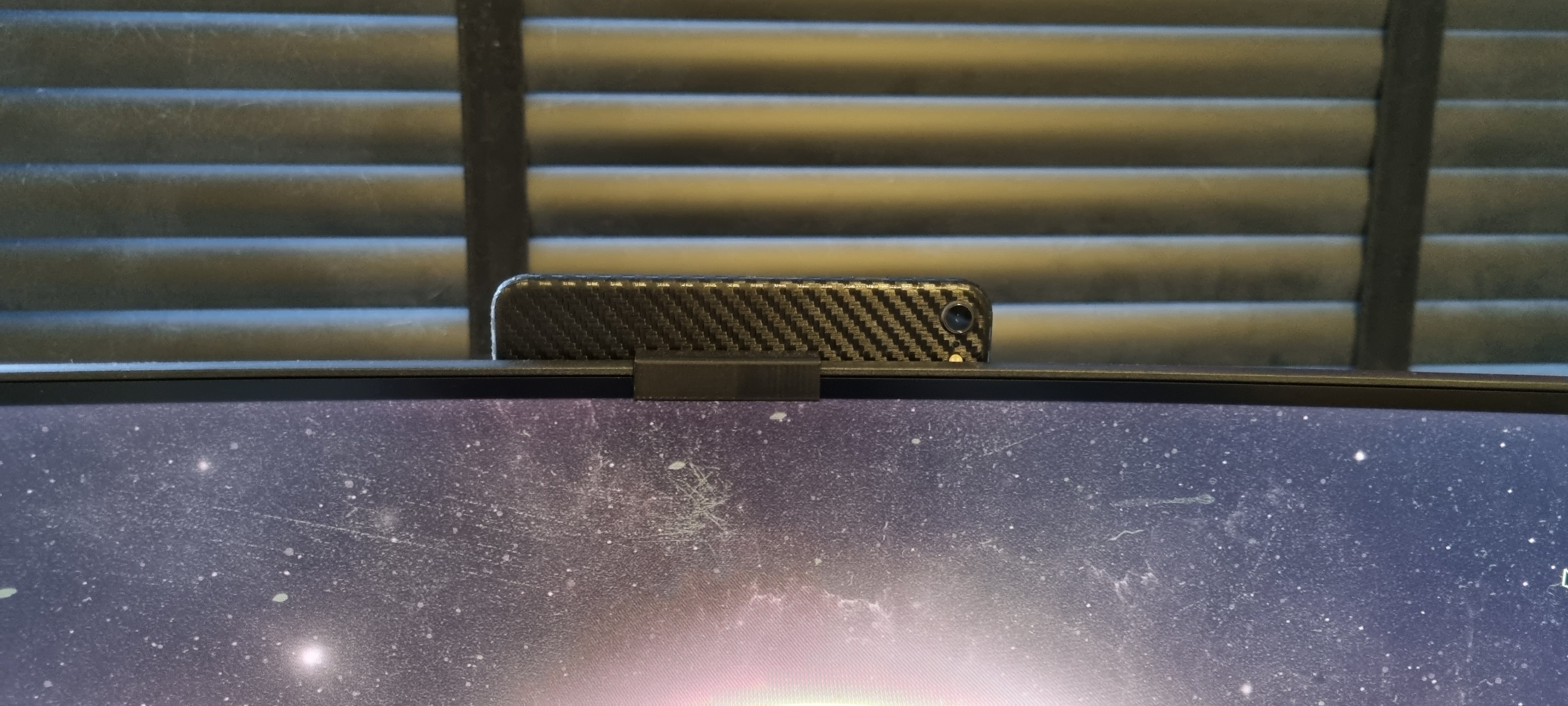 Minimal Phone (S21+) monitor mount