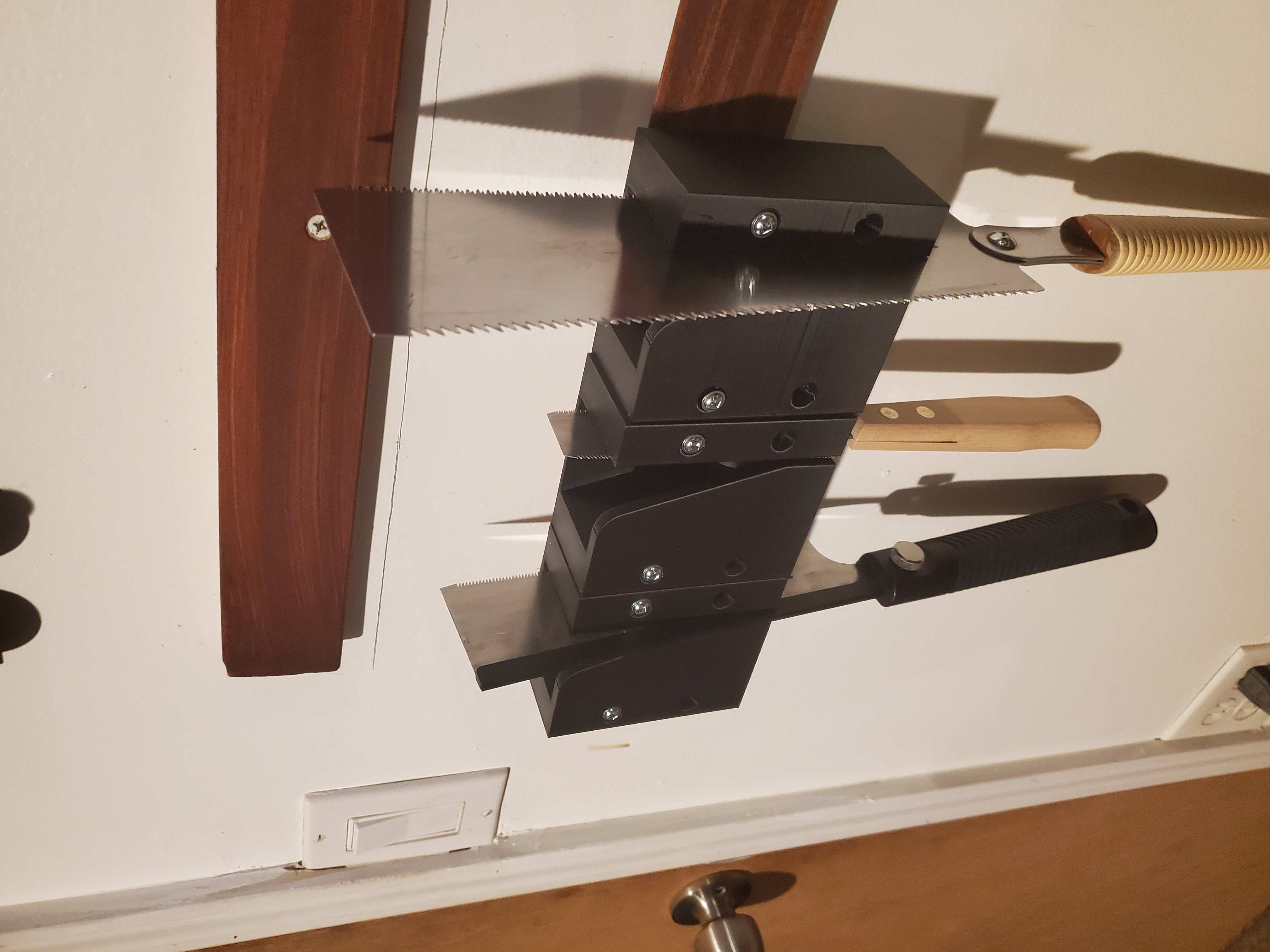 One Piece Hand Saw Holder (with printable roller)