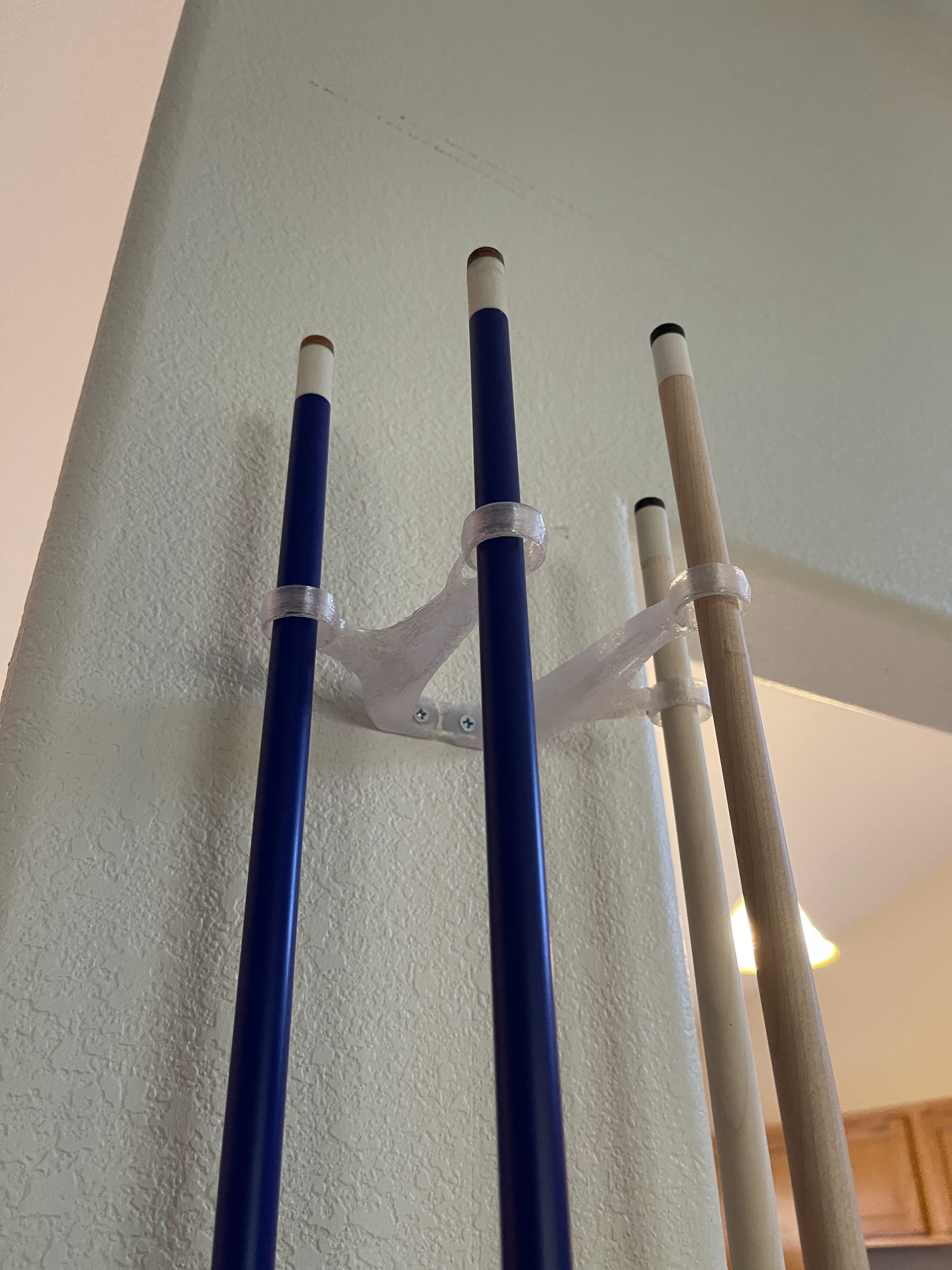 Miniatura 2 do modelo 3D Wall-mounted Pool Cue Holder