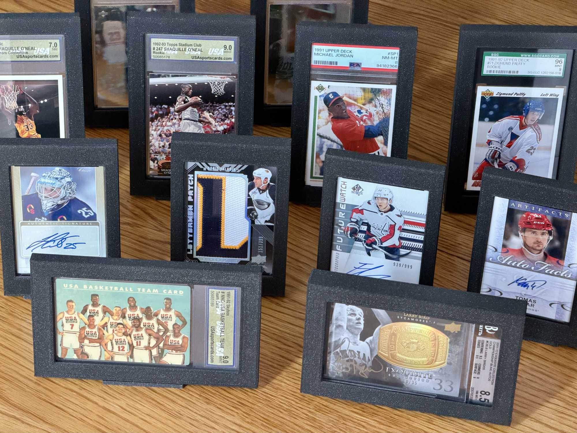 Multiple TCG sports cards wall holder and display frame