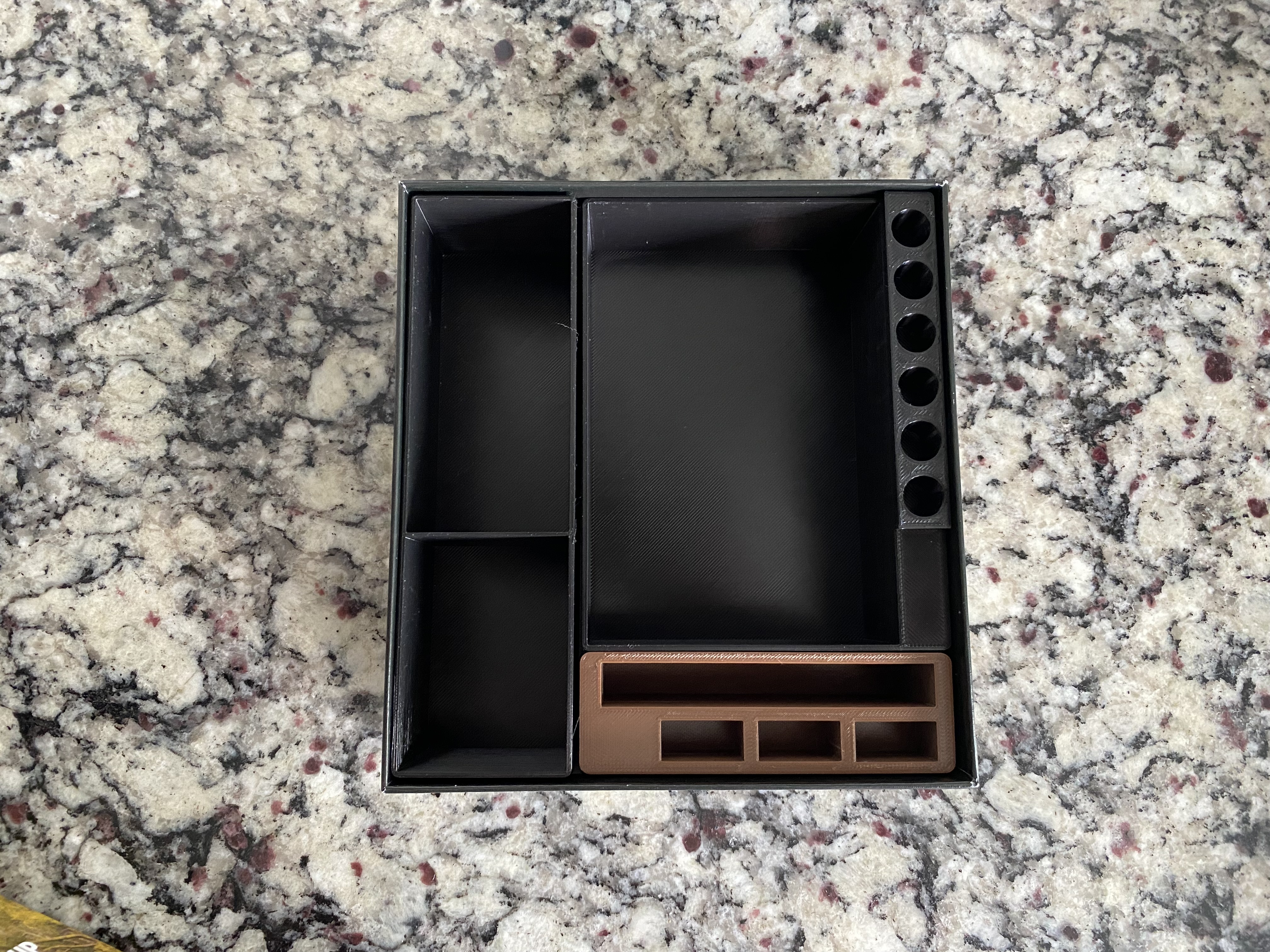 Miniatura 8 do modelo 3D Deception Compact Board Game Insert