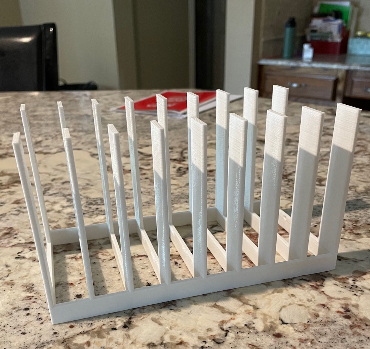 Lid organizer for kitchen storage