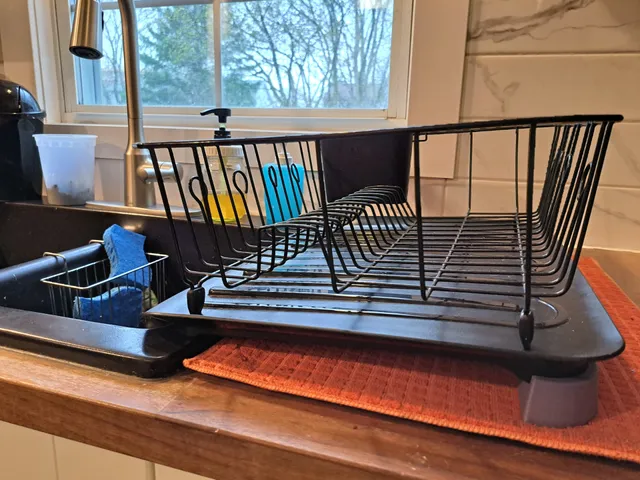 Dish drainer rack raiser feet