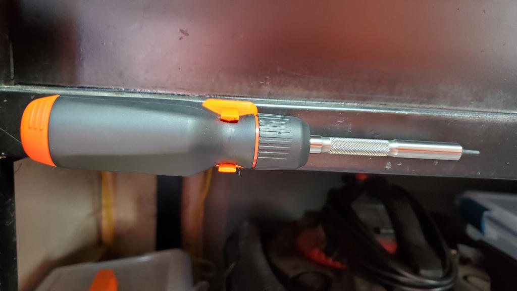 LTT Screwdriver Holder with Base by dereksrose Download free