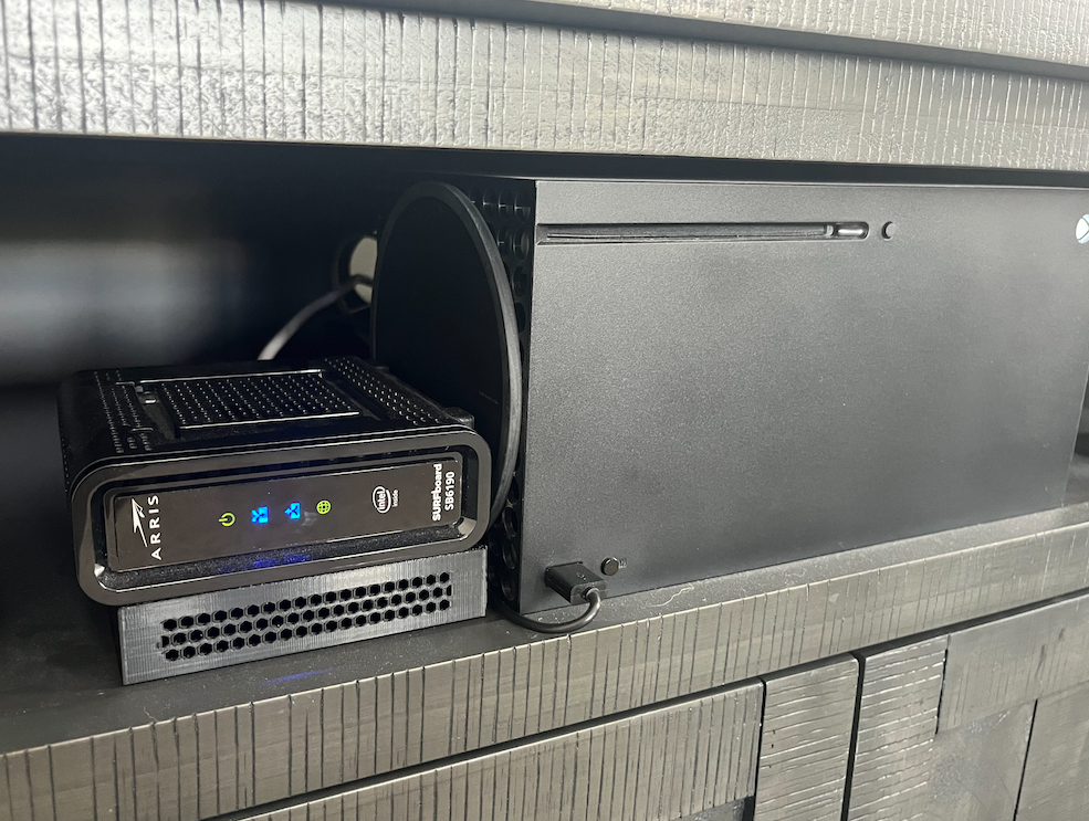 Active Cooling Stand for Motorola Surfboard Modem by TFro3 Download free STL model