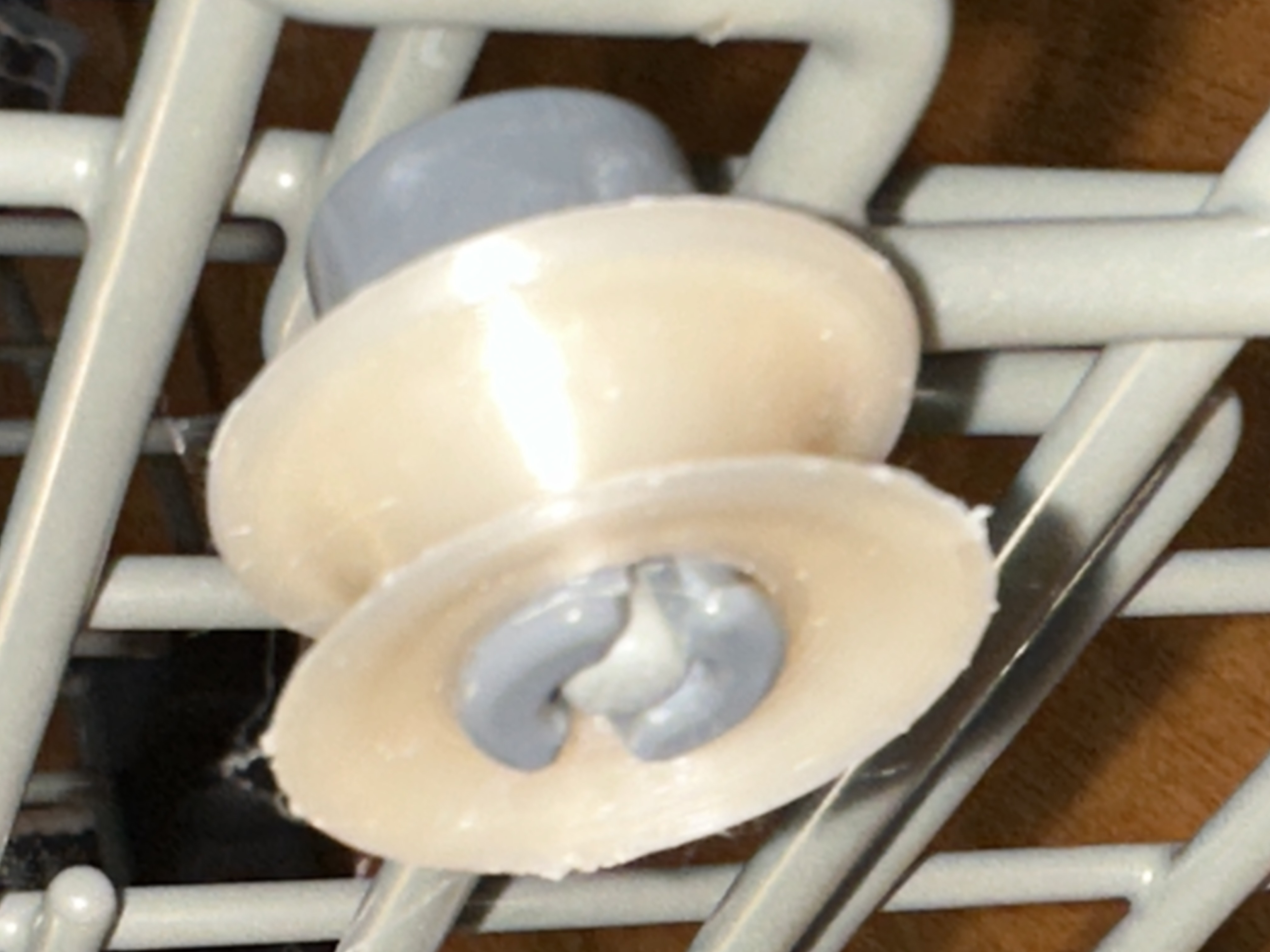 DISHWASHER UPPER RACK WHEEL ELECTROLUX FPHD2491KF0 (zero) by GregH