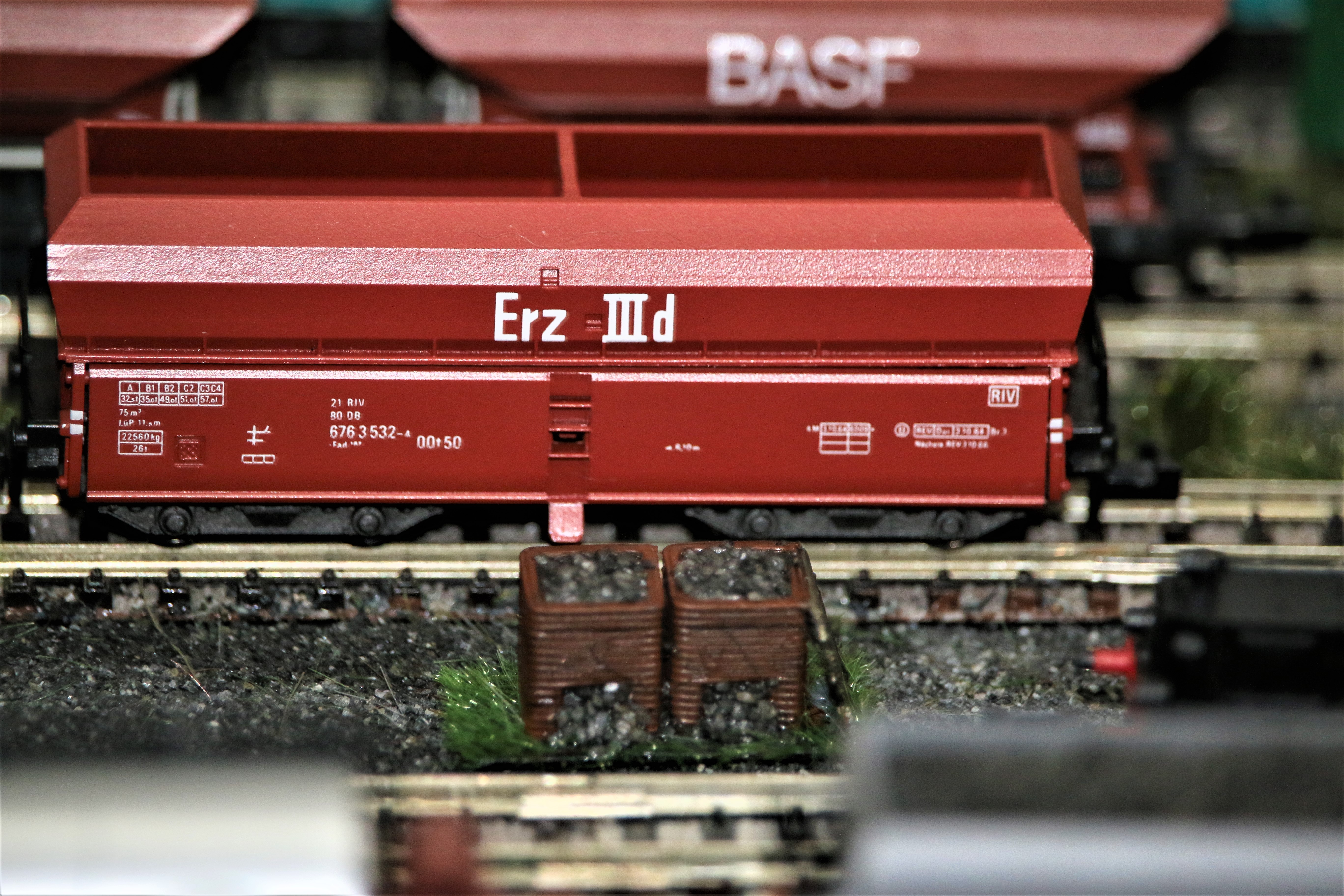 Modellbahn Spur N – Streu- / Splittkisten / N gauge model railway – litter / grit boxes