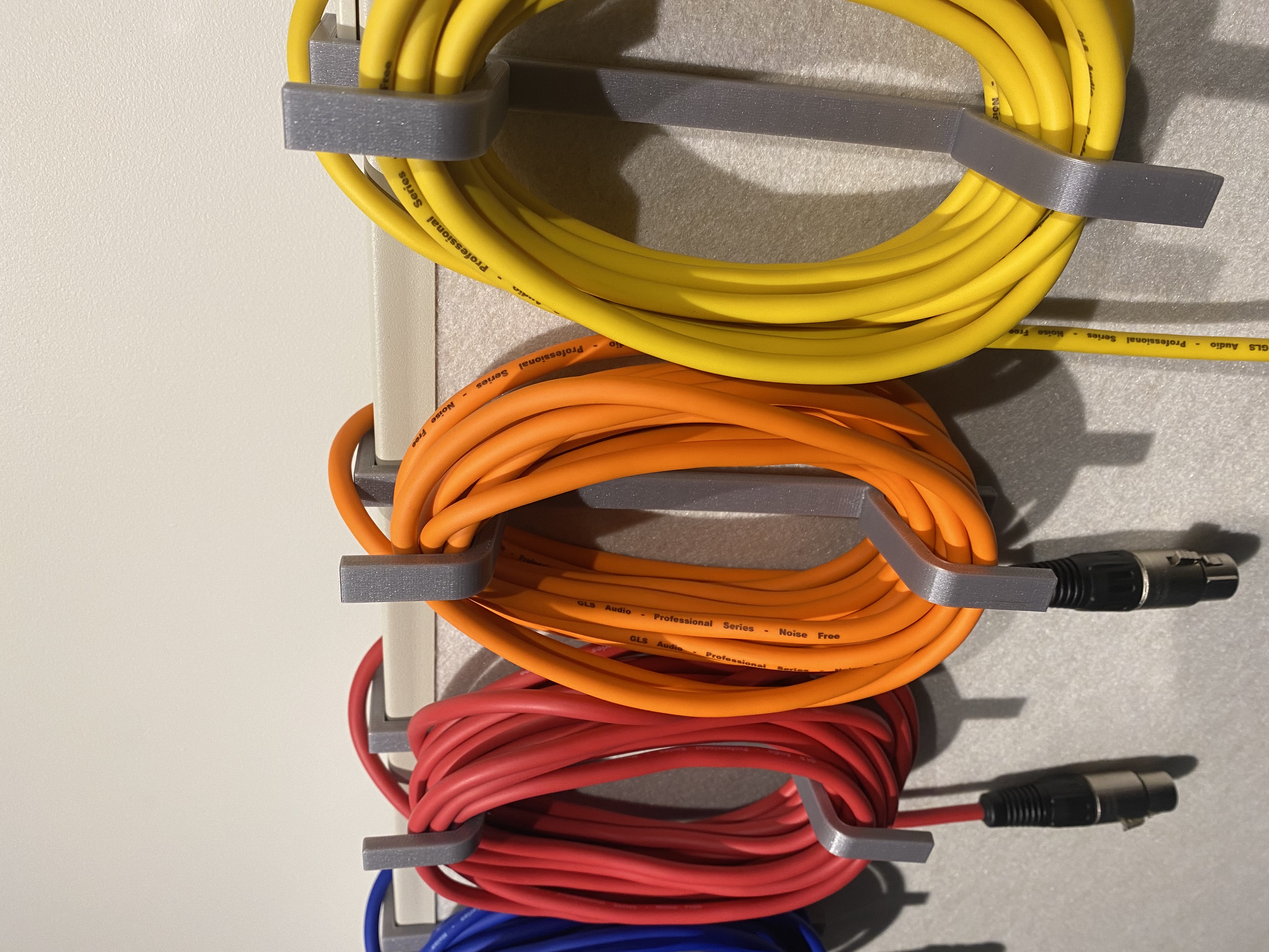 Miniatura 2 do modelo 3D Parametric cable wrap with hanger