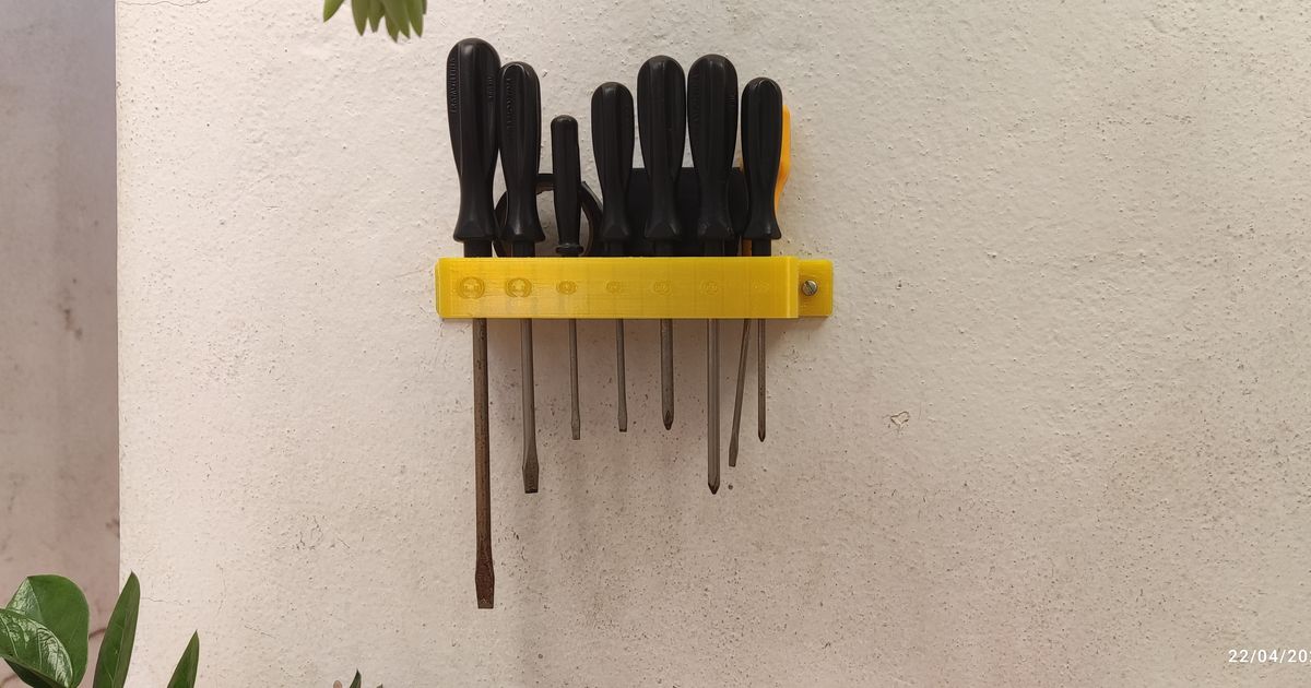 Screwdriver holder (wall mount version) by Fábio Gil Download free