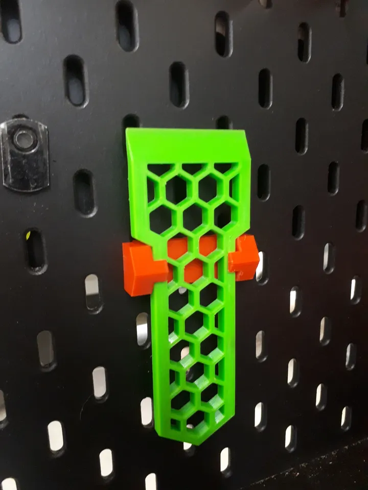 Honeycomb Scraper Holder for Skadis Walls by Ghostguy6