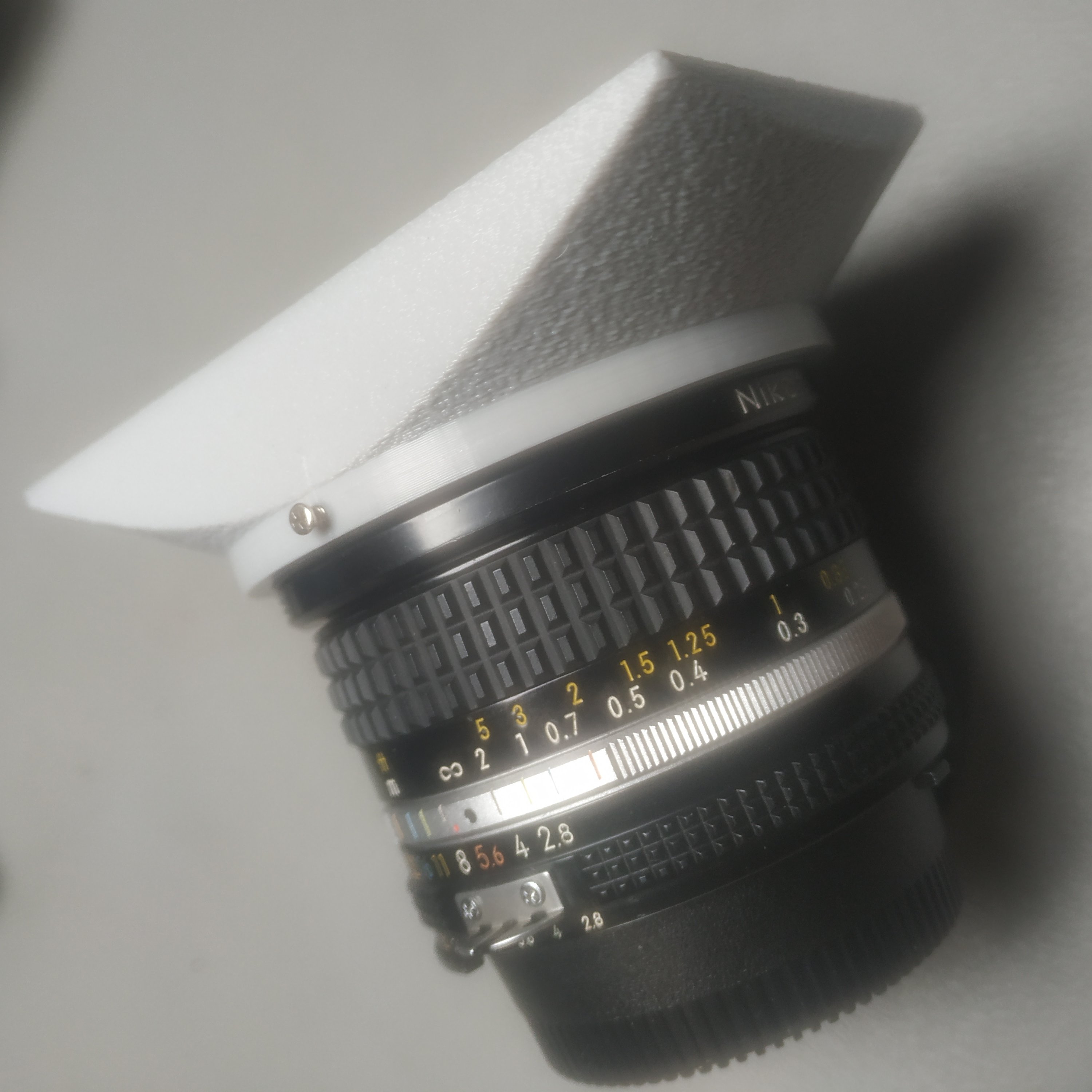 Hood for Nikkor 20/2,8 AiS + Cover