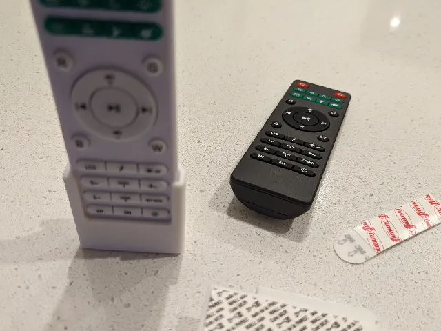 Remote holder for YunLone Aurora