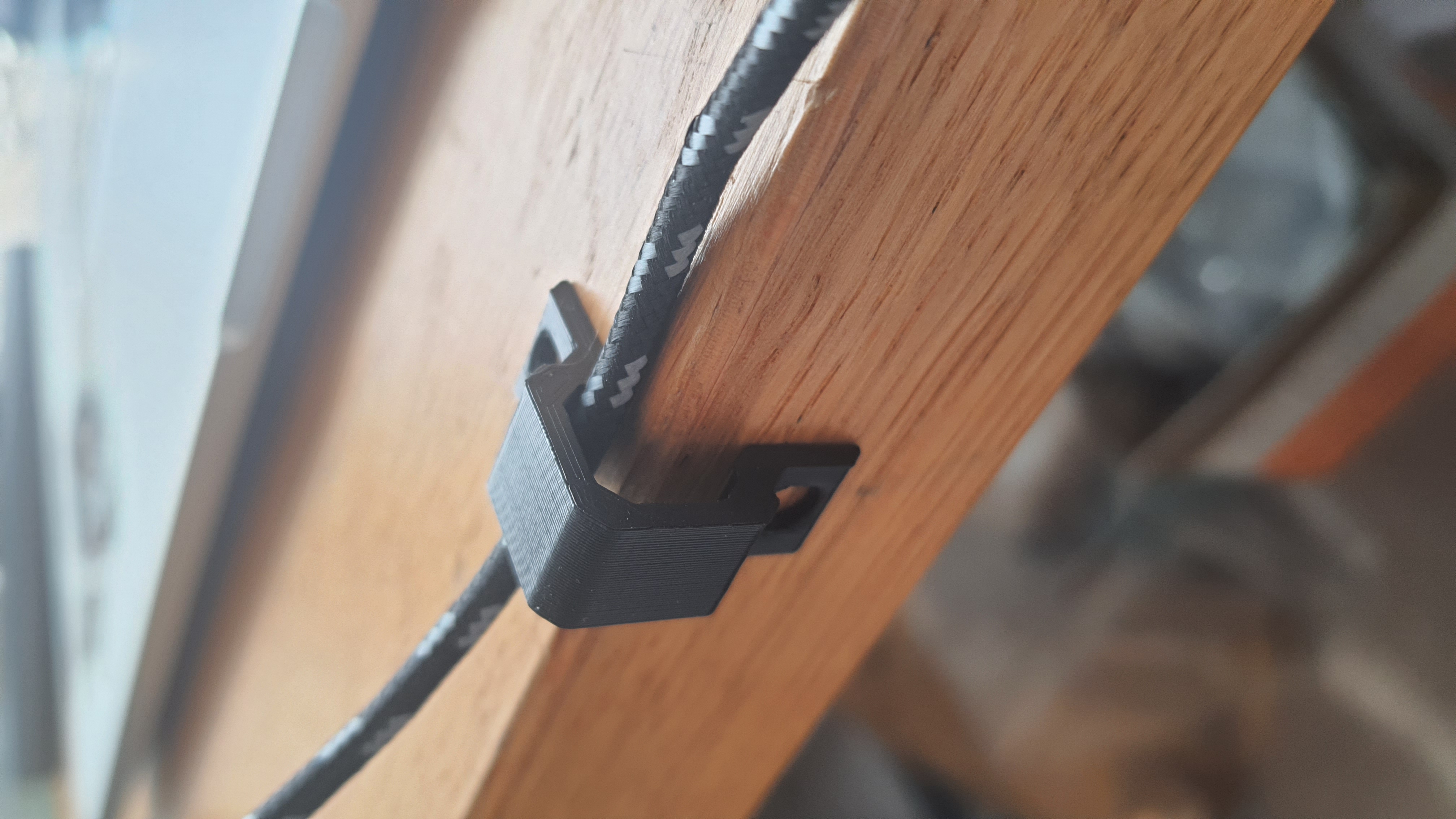 QCCC - Quick Cable Corner Clamp