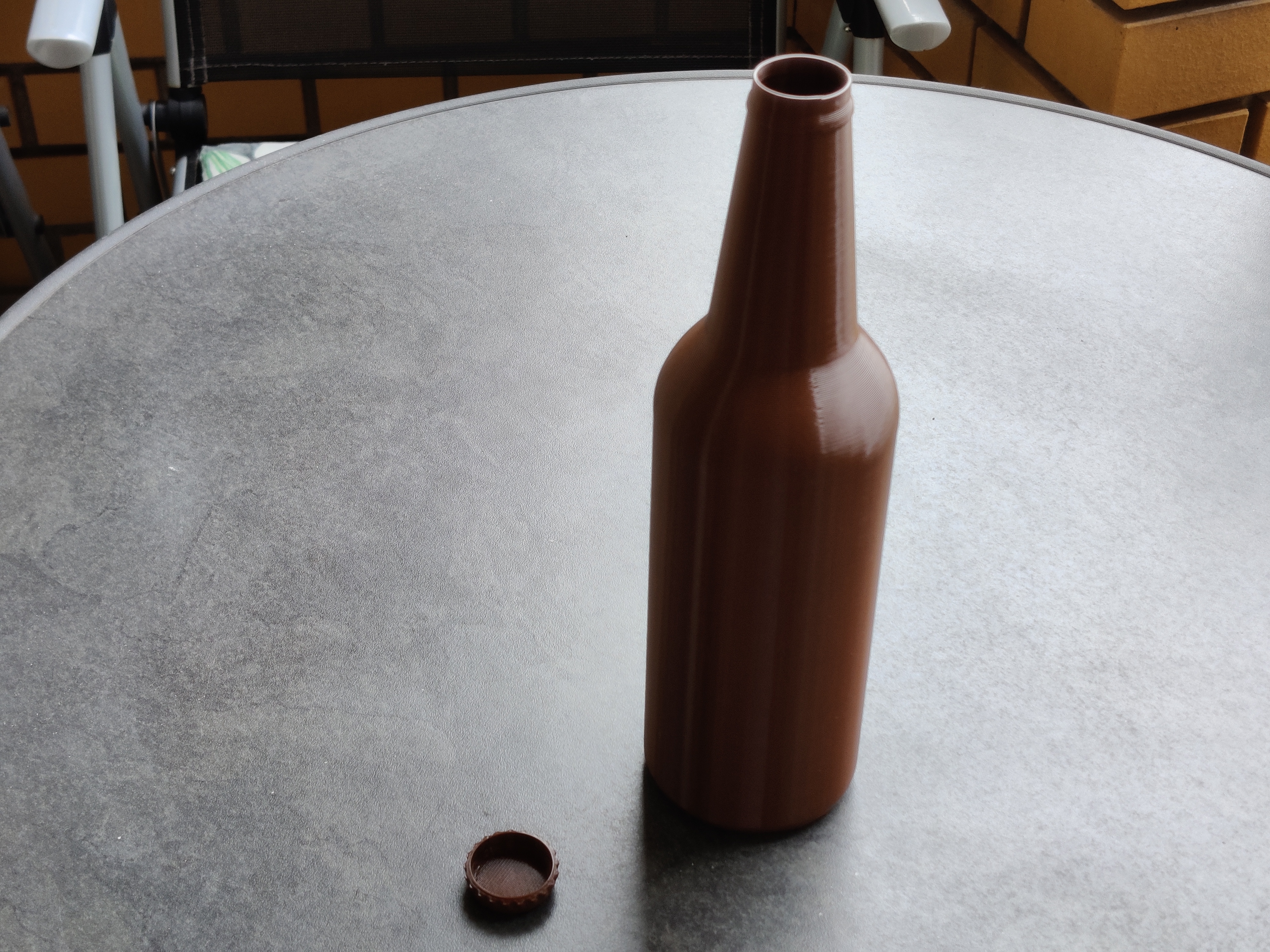 Miniatura 2 do modelo 3D Beer bottle vase mode