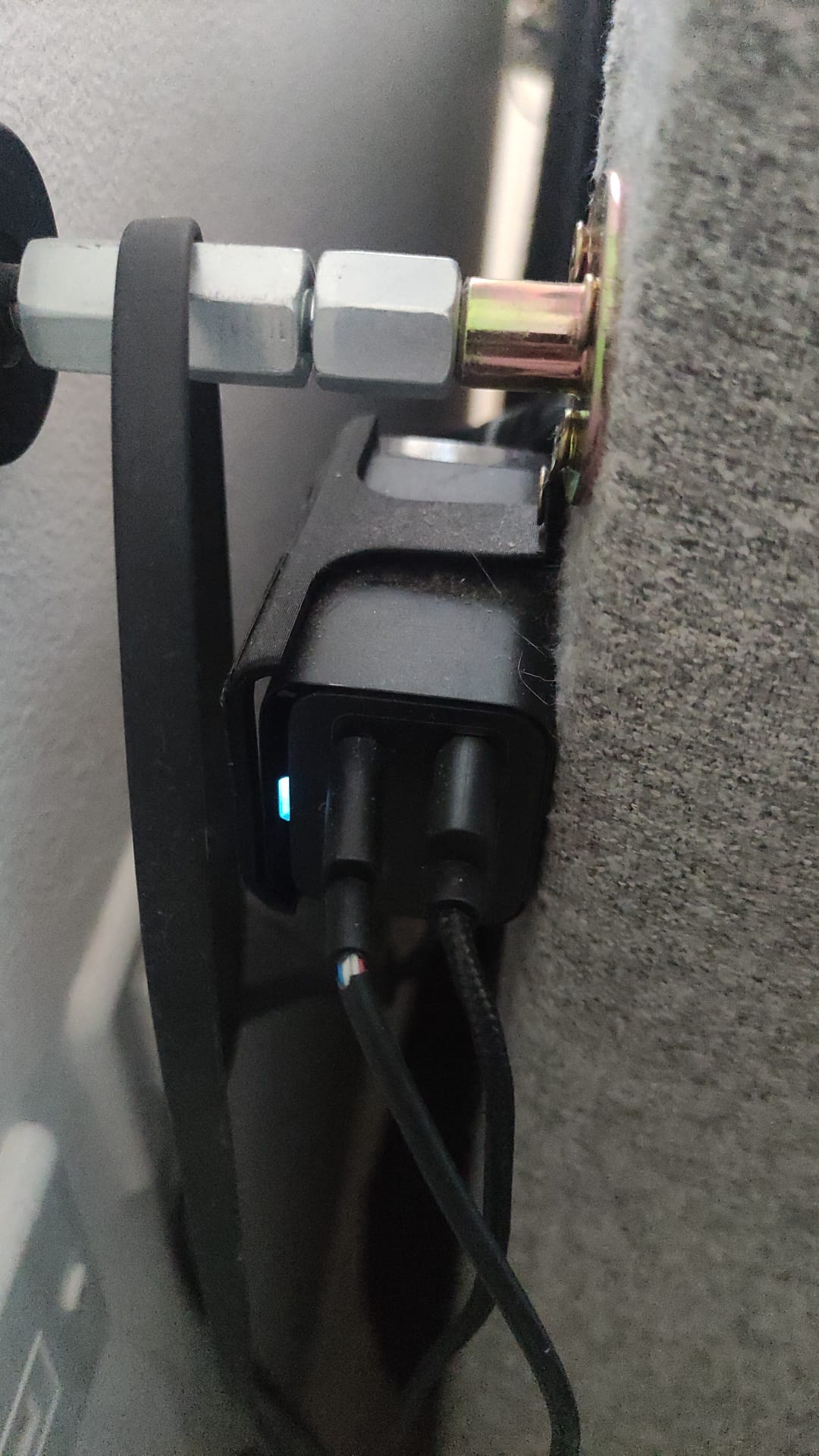 Baseus  65W GaN Charger mount