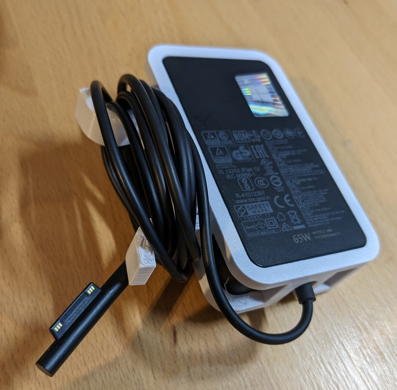 Surface Pro 7 Cable Management (65W Charger)