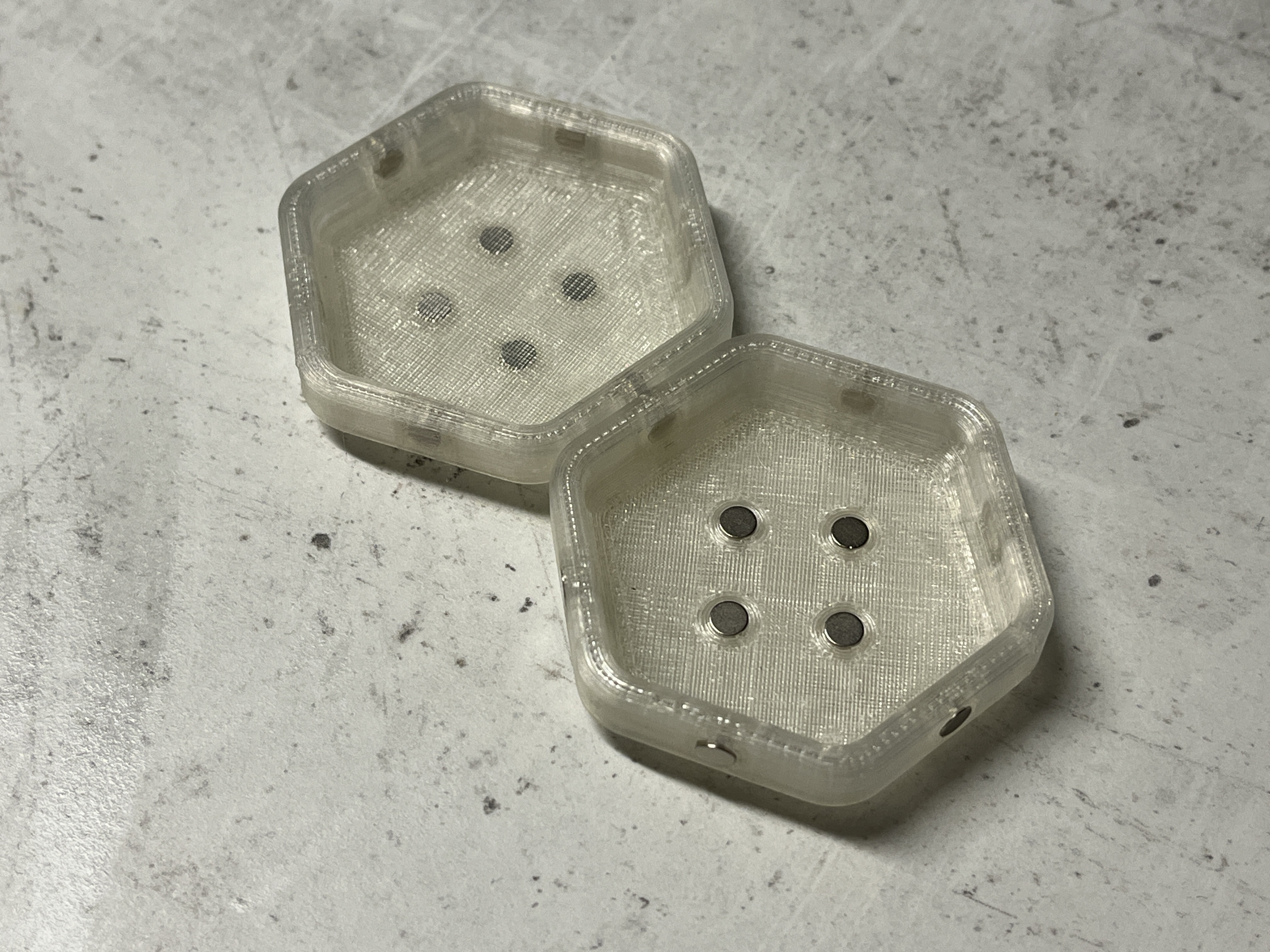 Miniatura 6 do modelo 3D Stacky - Modular and Magnetic Hexagonal Screw Tray