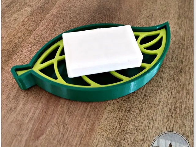 LEAF SHAPED SOAP DISH